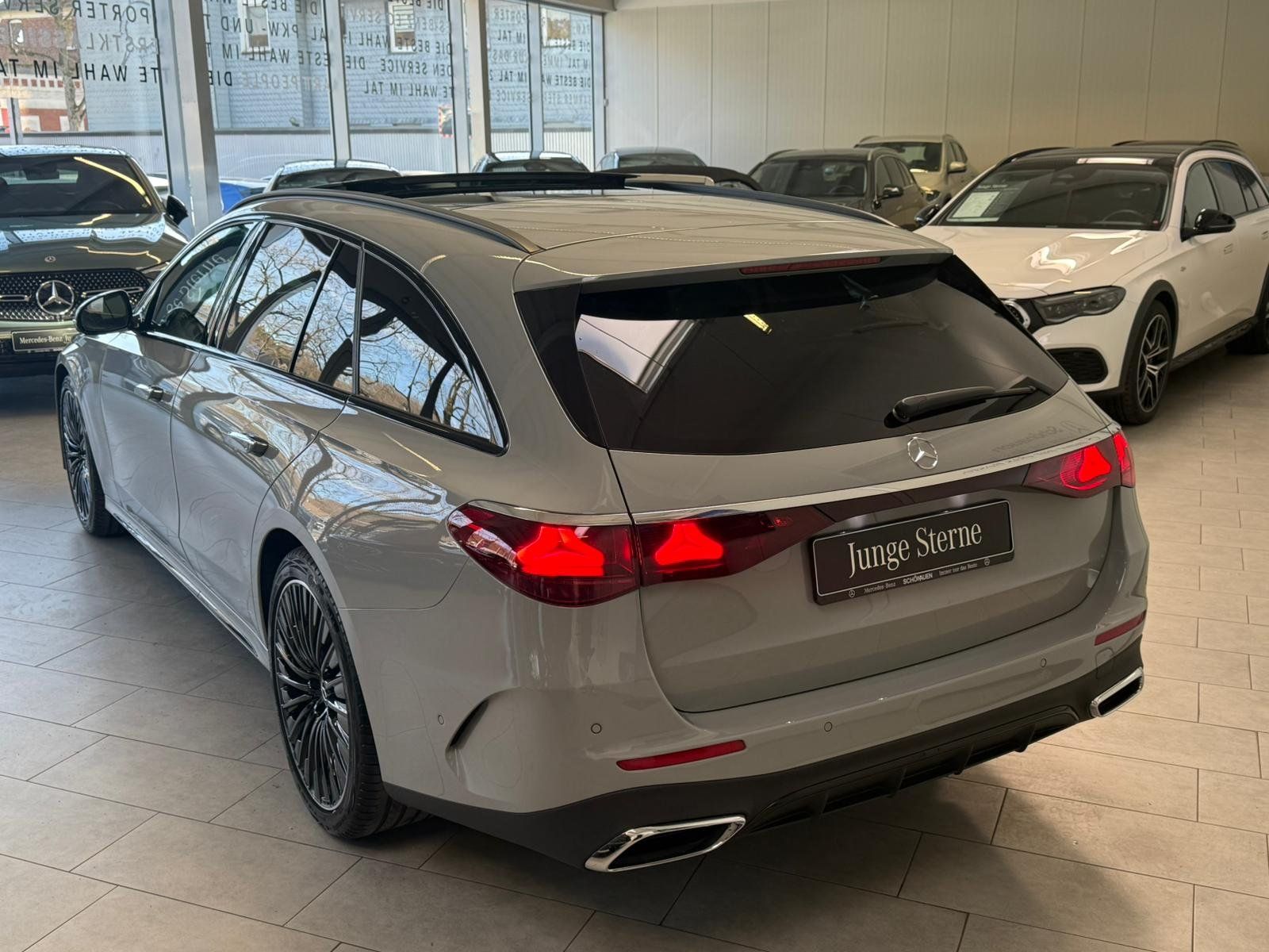 Fahrzeugabbildung Mercedes-Benz E 220 d T AMG+PANO+BURM+DISTR+AHK+360°+MEMORY