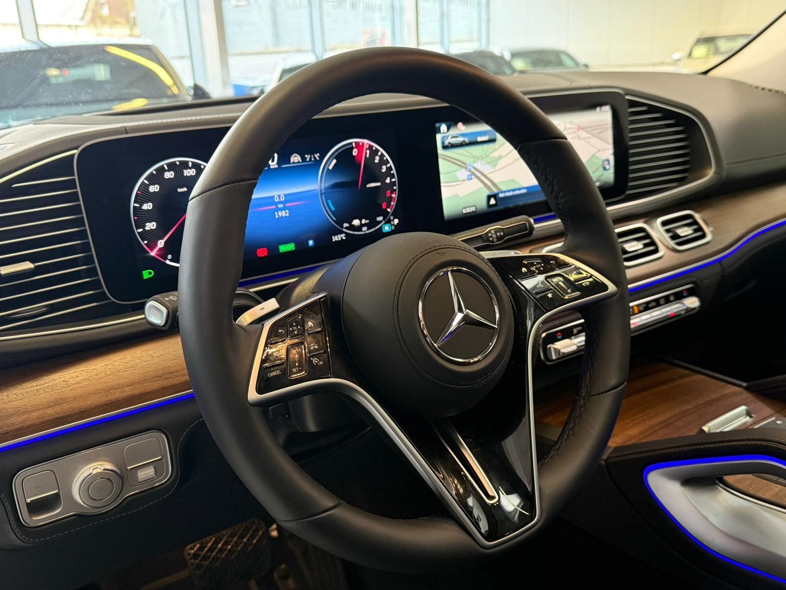 Fahrzeugabbildung Mercedes-Benz GLE 350de 4M AMG+AIRMATIC+DISTR+AHK+PANO+HUD+360