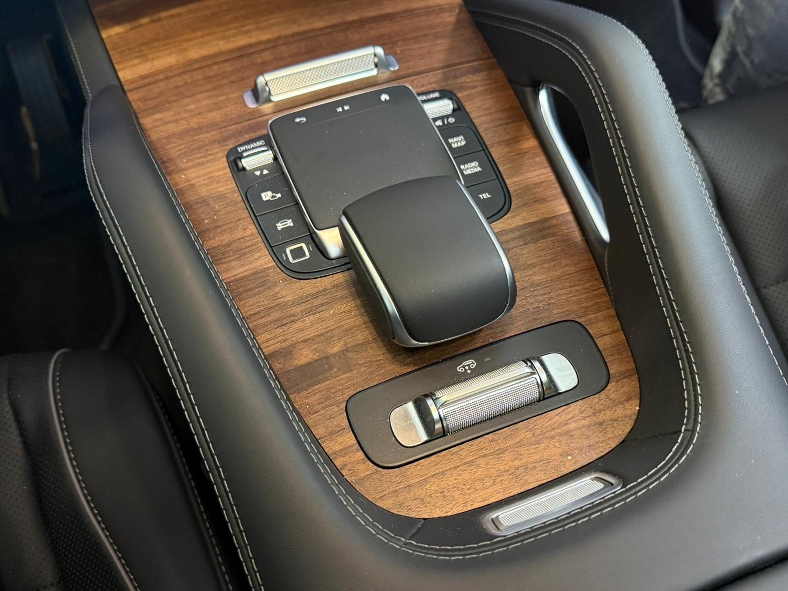 Fahrzeugabbildung Mercedes-Benz GLE 350de 4M AMG+AIRMATIC+DISTR+AHK+PANO+HUD+360