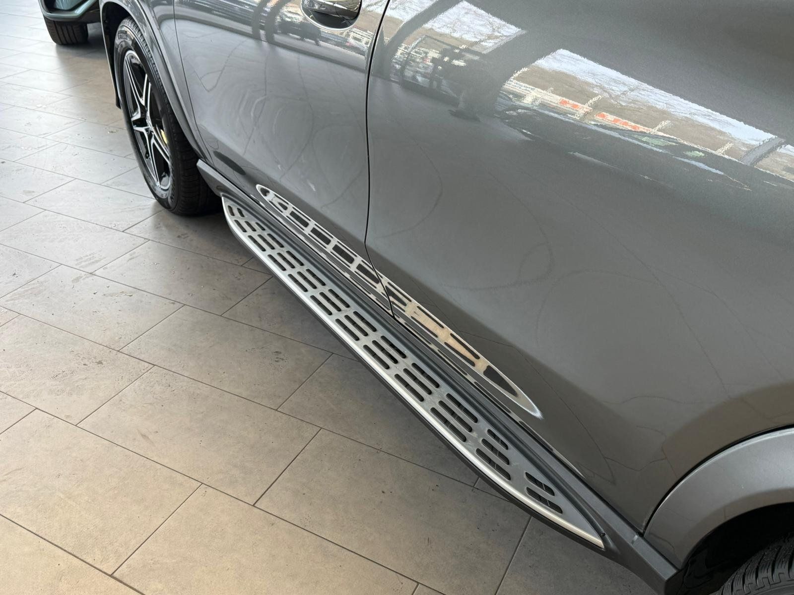 Fahrzeugabbildung Mercedes-Benz GLE 350de 4M AMG+AIRMATIC+DISTR+AHK+PANO+HUD+360