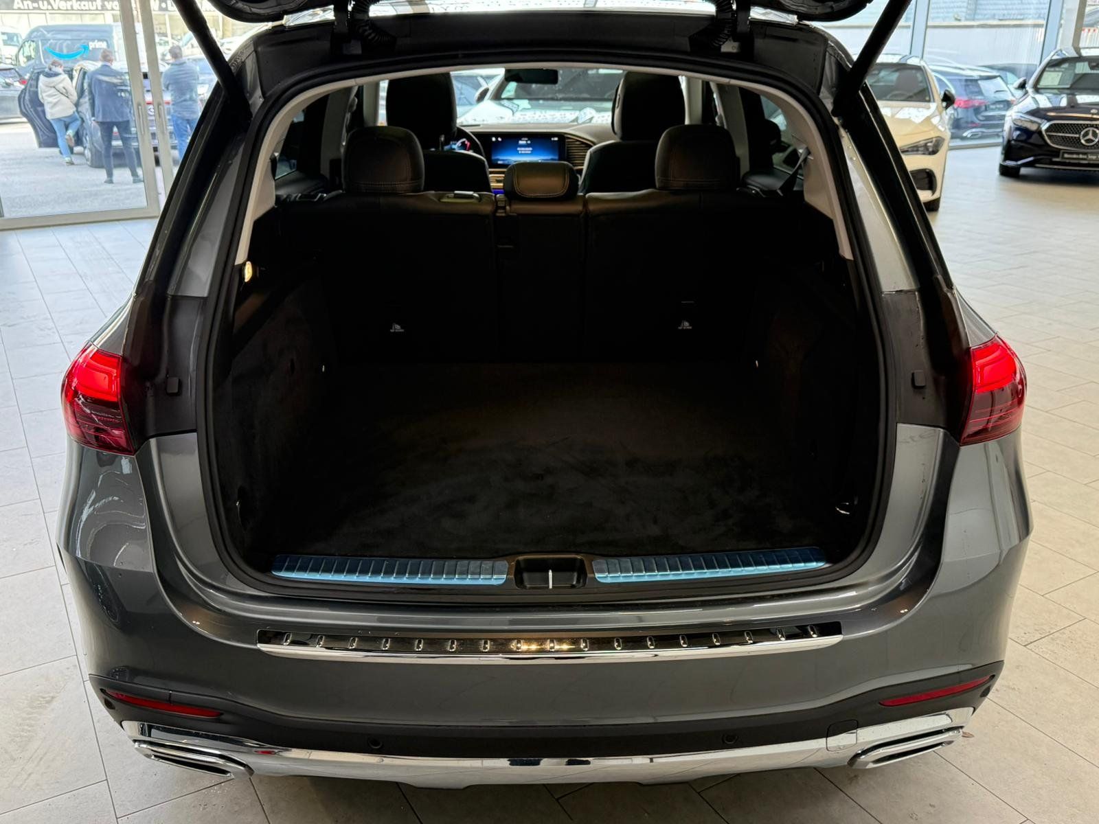 Fahrzeugabbildung Mercedes-Benz GLE 350de 4M AMG+AIRMATIC+DISTR+AHK+PANO+HUD+360