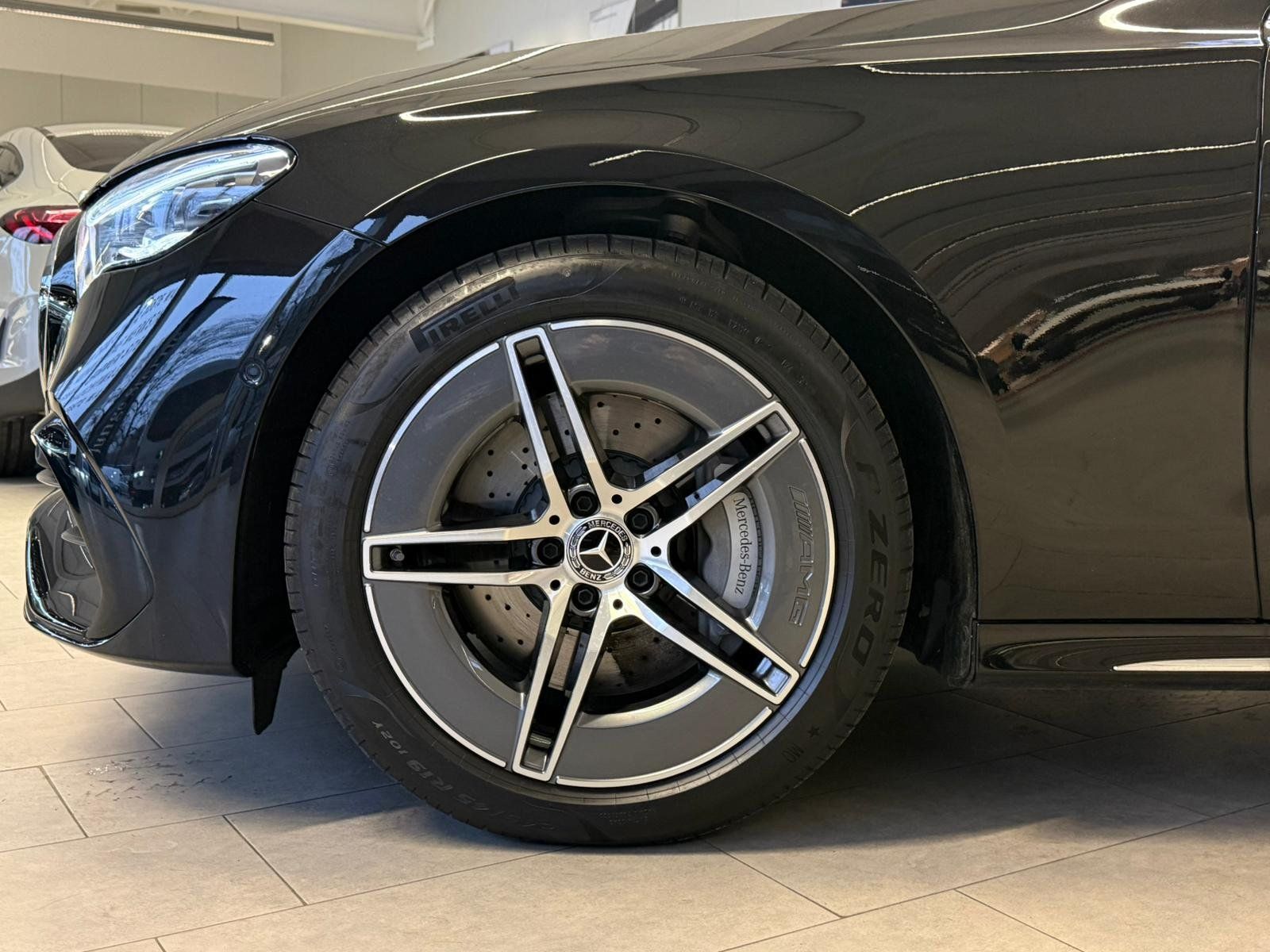 Fahrzeugabbildung Mercedes-Benz E 450 d 4M T AMG PANO+LEDER+AHK+SIDEBAGSF+DIGITA