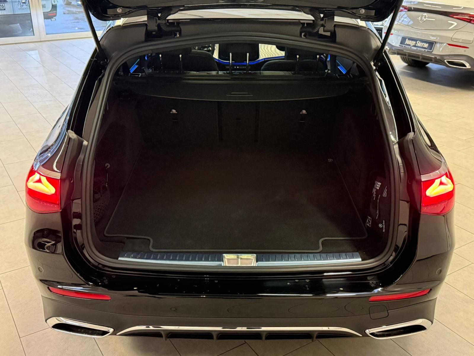 Fahrzeugabbildung Mercedes-Benz E 450 d 4M T AMG PANO+LEDER+AHK+SIDEBAGSF+DIGITA