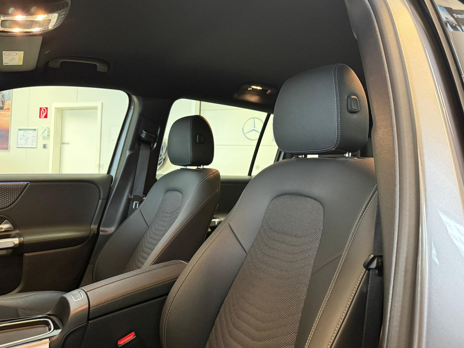 Fahrzeugabbildung Mercedes-Benz EQB 300 4M PROGRESSIVE ADV+CARPLAY+VZ+WINTER