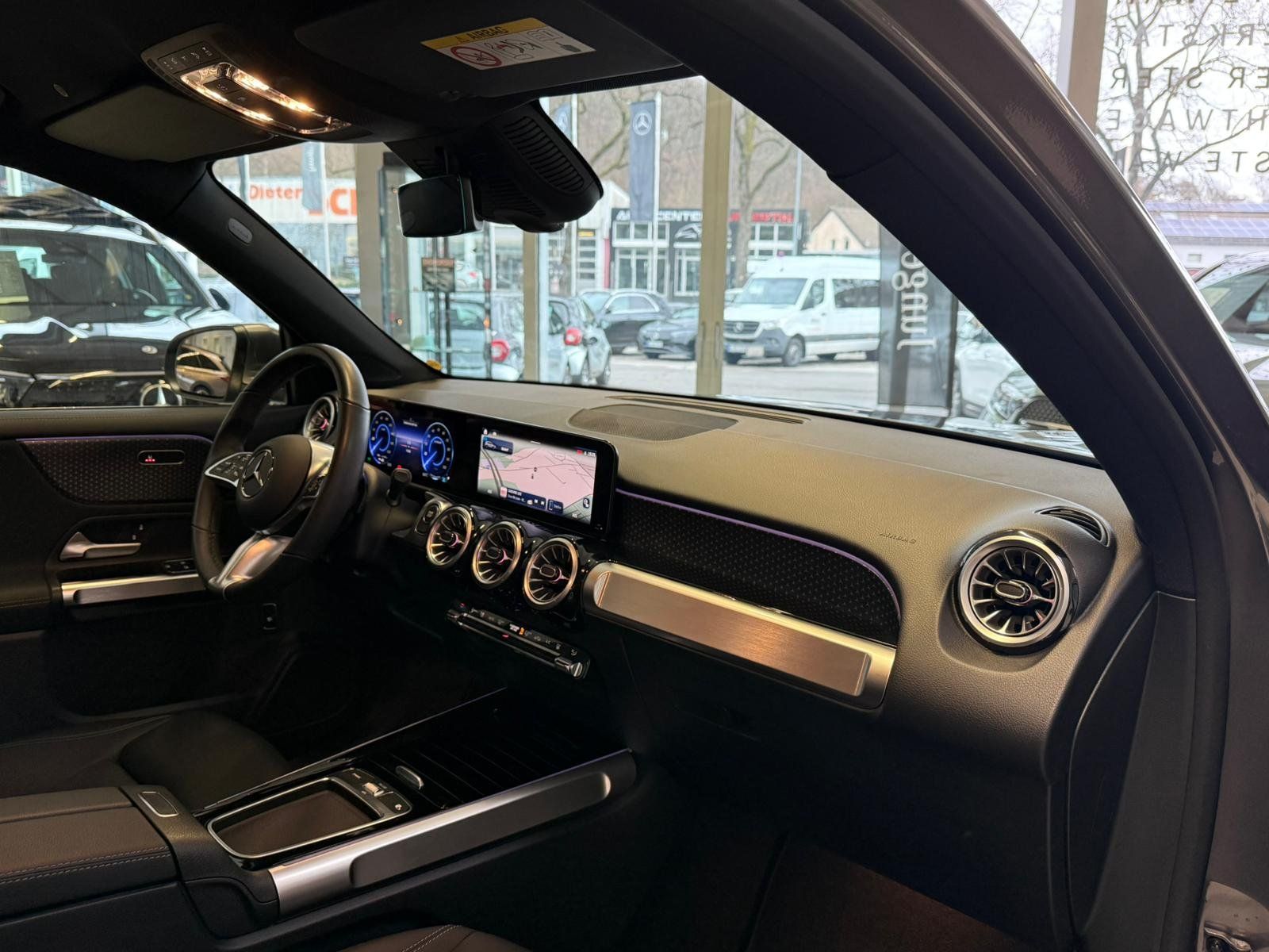 Fahrzeugabbildung Mercedes-Benz EQB 300 4M PROGRESSIVE ADV+CARPLAY+VZ+WINTER