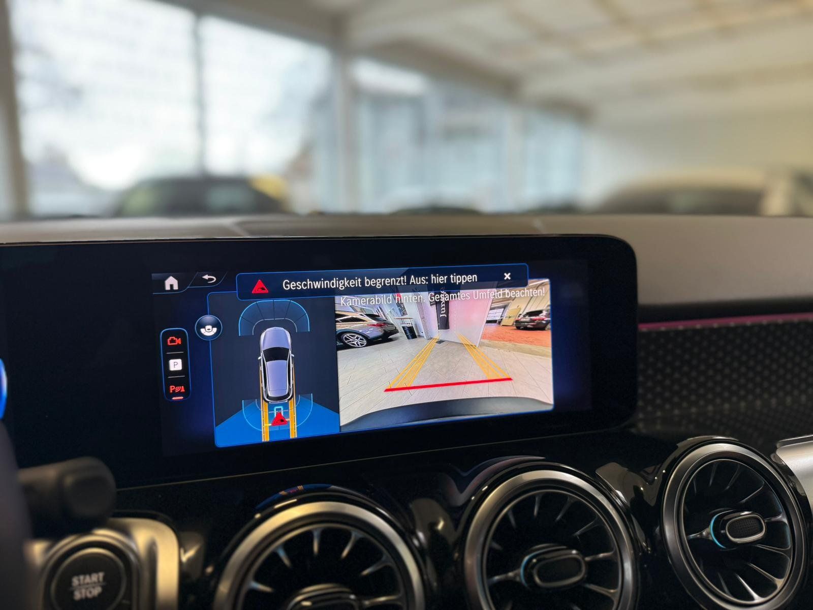 Fahrzeugabbildung Mercedes-Benz EQB 300 4M PROGRESSIVE ADV+CARPLAY+VZ+WINTER