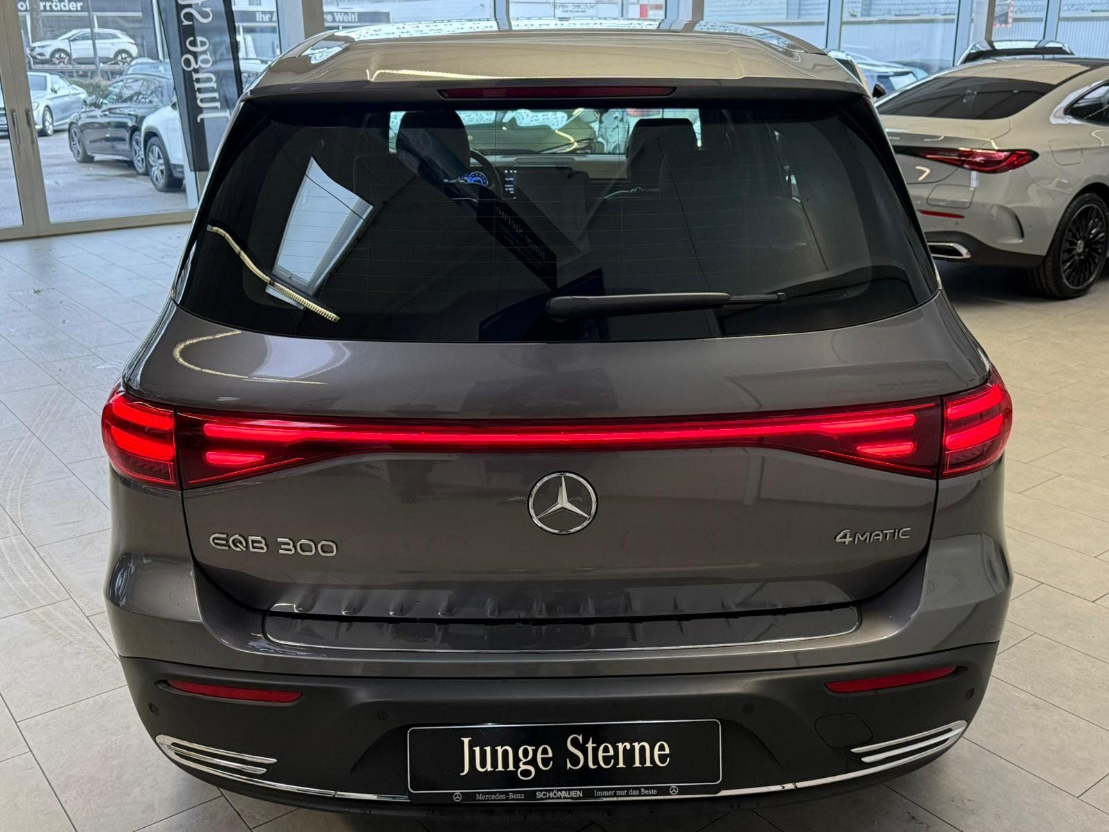 Fahrzeugabbildung Mercedes-Benz EQB 300 4M PROGRESSIVE ADV+CARPLAY+VZ+WINTER