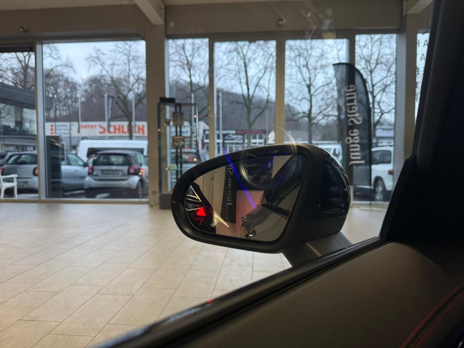 Fahrzeugabbildung Mercedes-Benz CLA 200 SB AMG+DISTR+NIGHT+360°+KEYLESS+TOTW+LED