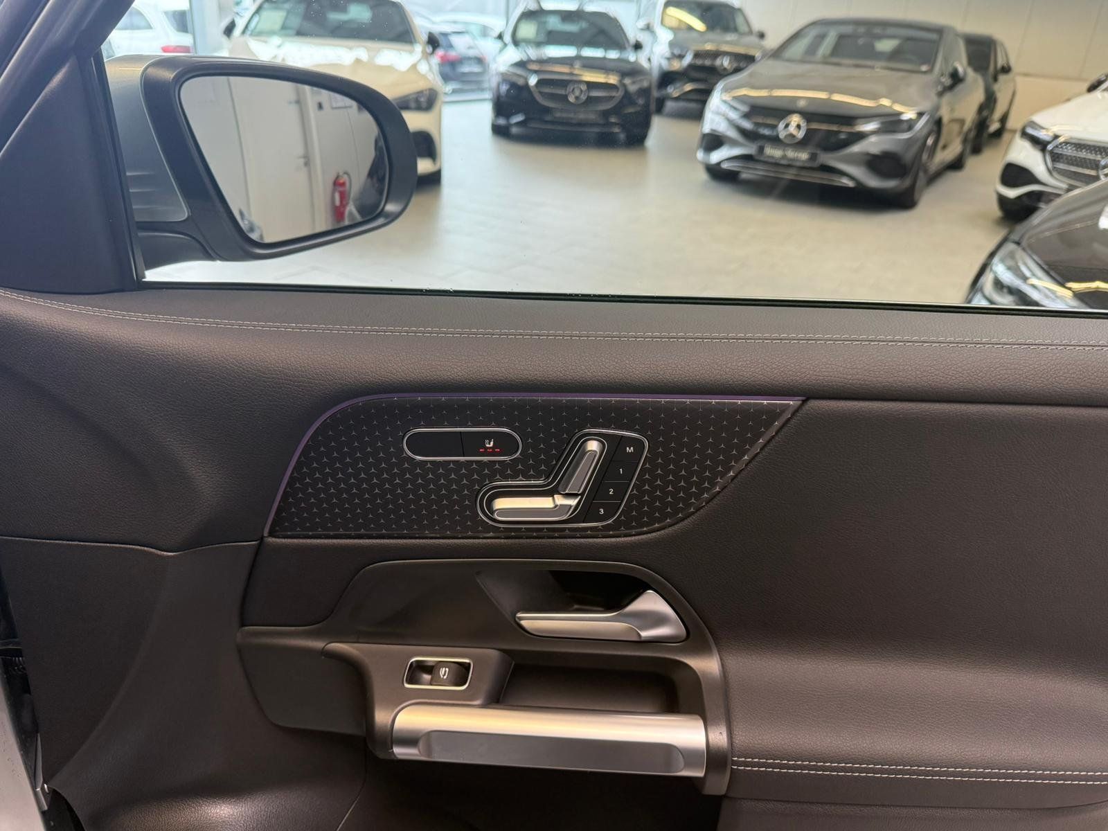 Fahrzeugabbildung Mercedes-Benz EQB 300 4M PROGRESSIVEADVPLUS+MEMORY+CARPLAY+VZ