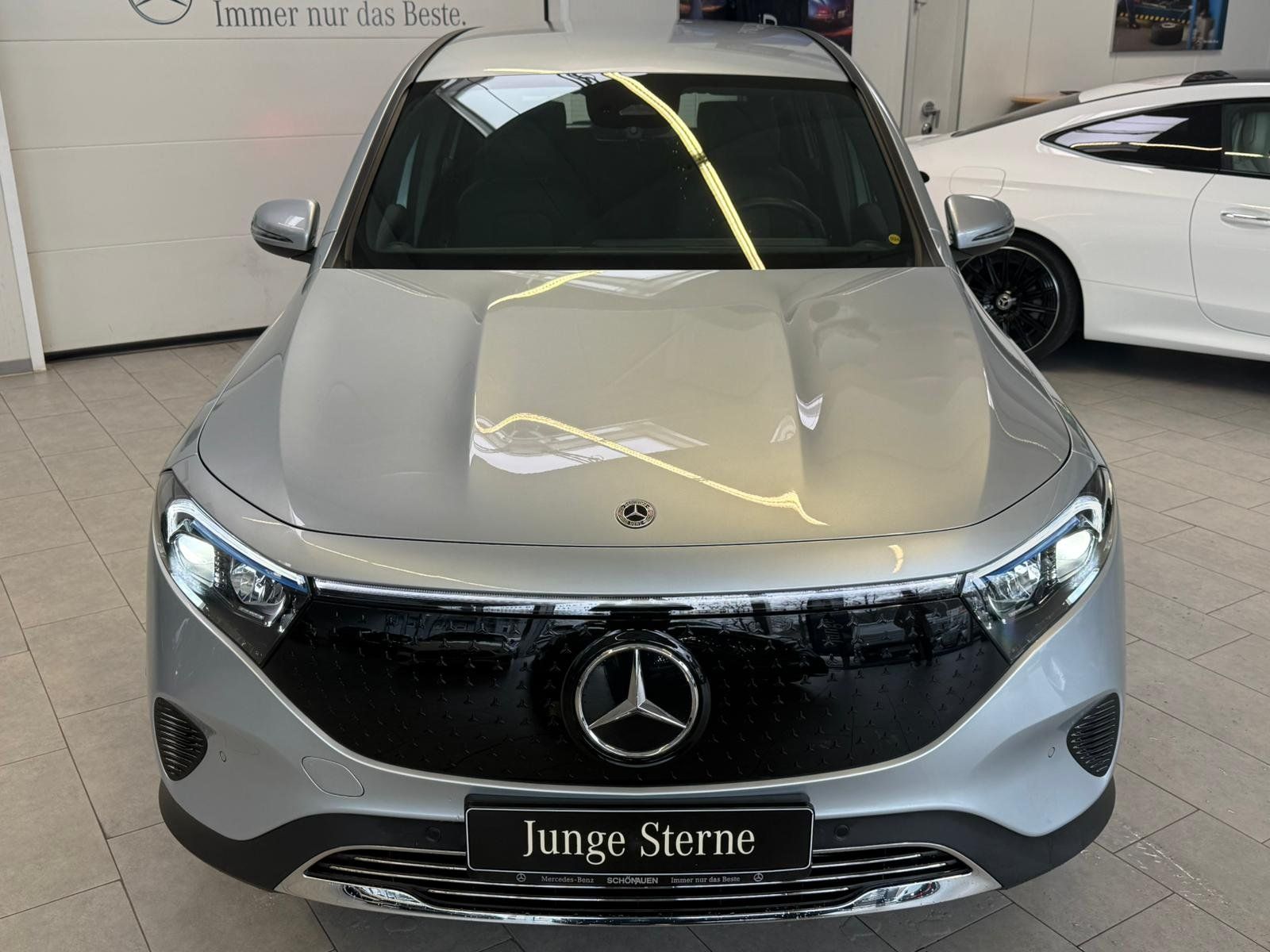 Fahrzeugabbildung Mercedes-Benz EQB 300 4M PROGRESSIVEADVPLUS+MEMORY+CARPLAY+VZ