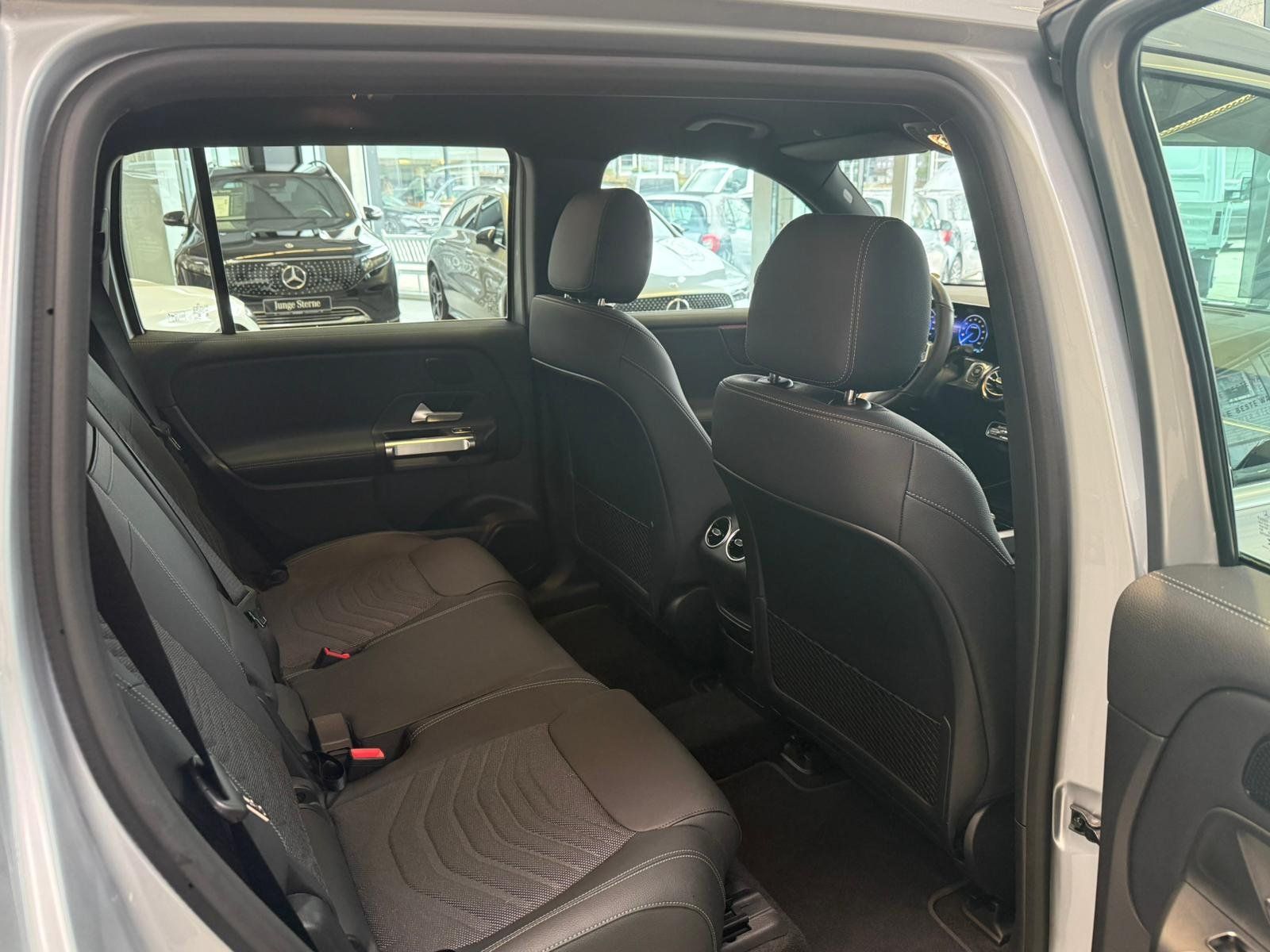 Fahrzeugabbildung Mercedes-Benz EQB 300 4M PROGRESSIVEADVPLUS+MEMORY+CARPLAY+VZ