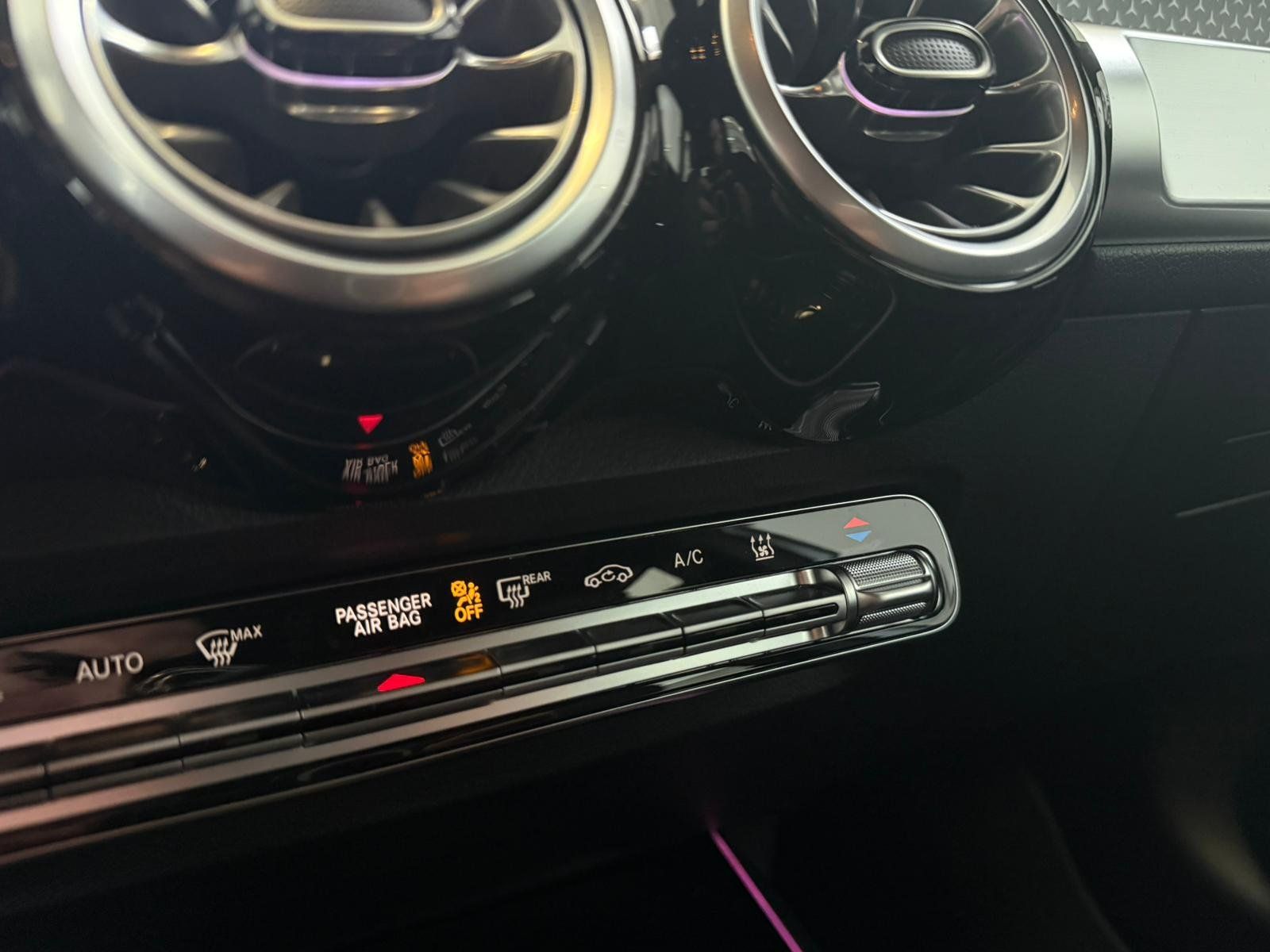 Fahrzeugabbildung Mercedes-Benz EQB 300 4M PROGRESSIVEADVPLUS+MEMORY+CARPLAY+VZ