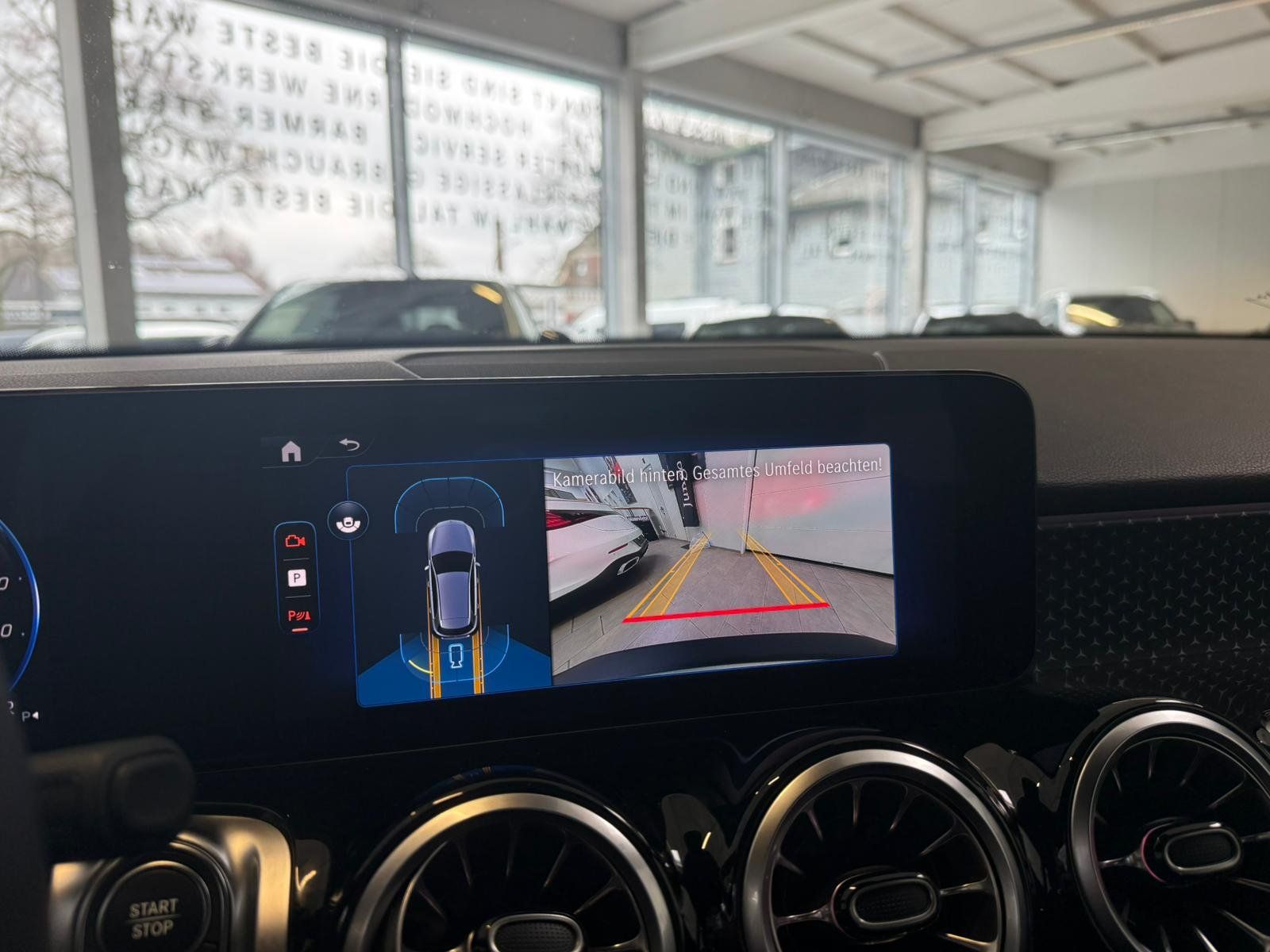 Fahrzeugabbildung Mercedes-Benz EQB 300 4M PROGRESSIVEADVPLUS+MEMORY+CARPLAY+VZ