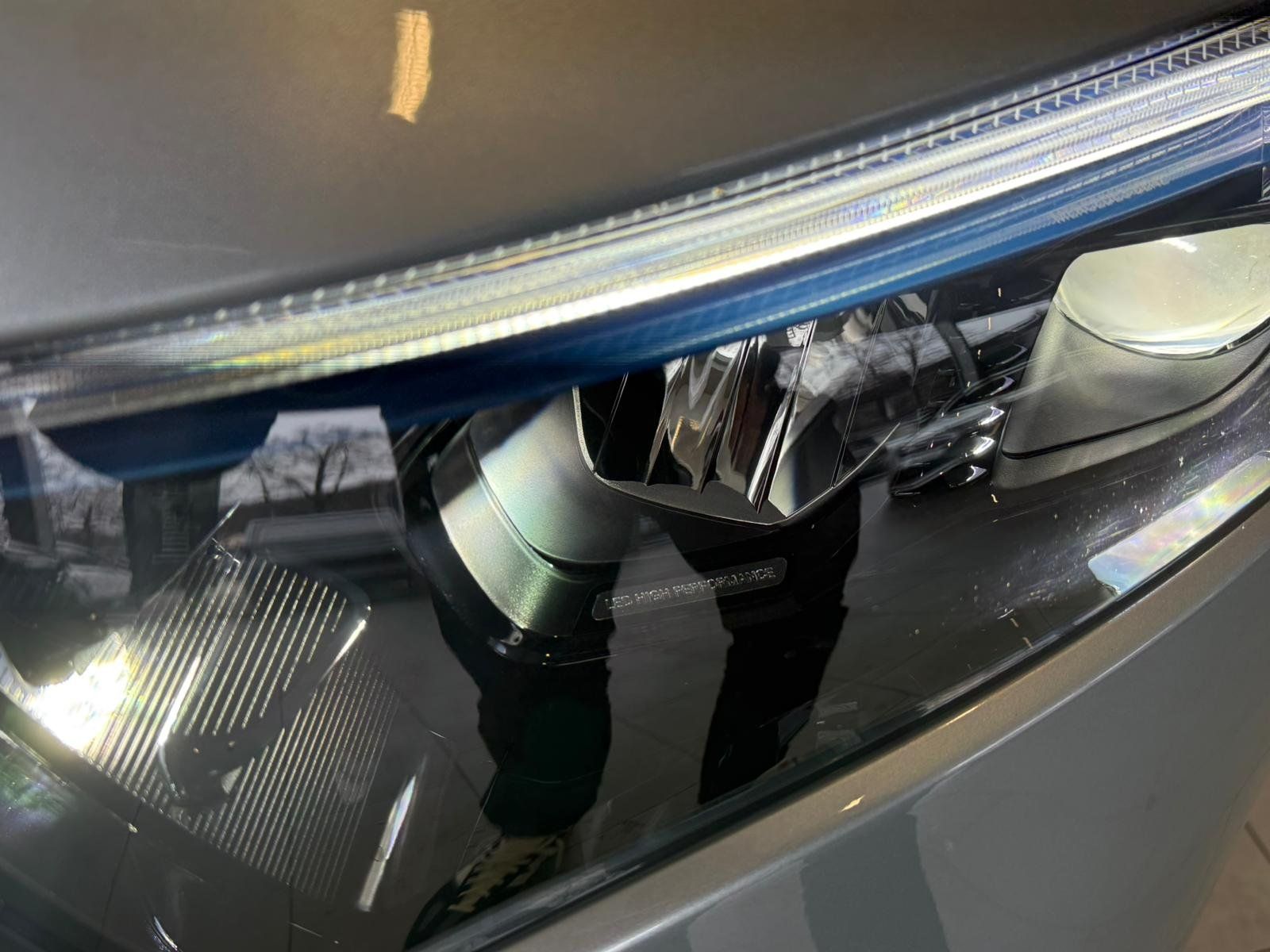 Fahrzeugabbildung Mercedes-Benz EQB 300 4M PROGRESSIVEADVPLUS+MEMORY+CARPLAY+VZ