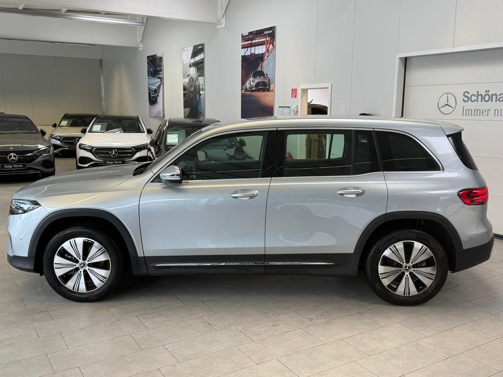 Fahrzeugabbildung Mercedes-Benz EQB 300 4M PROGRESSIVEADVPLUS+MEMORY+CARPLAY+VZ