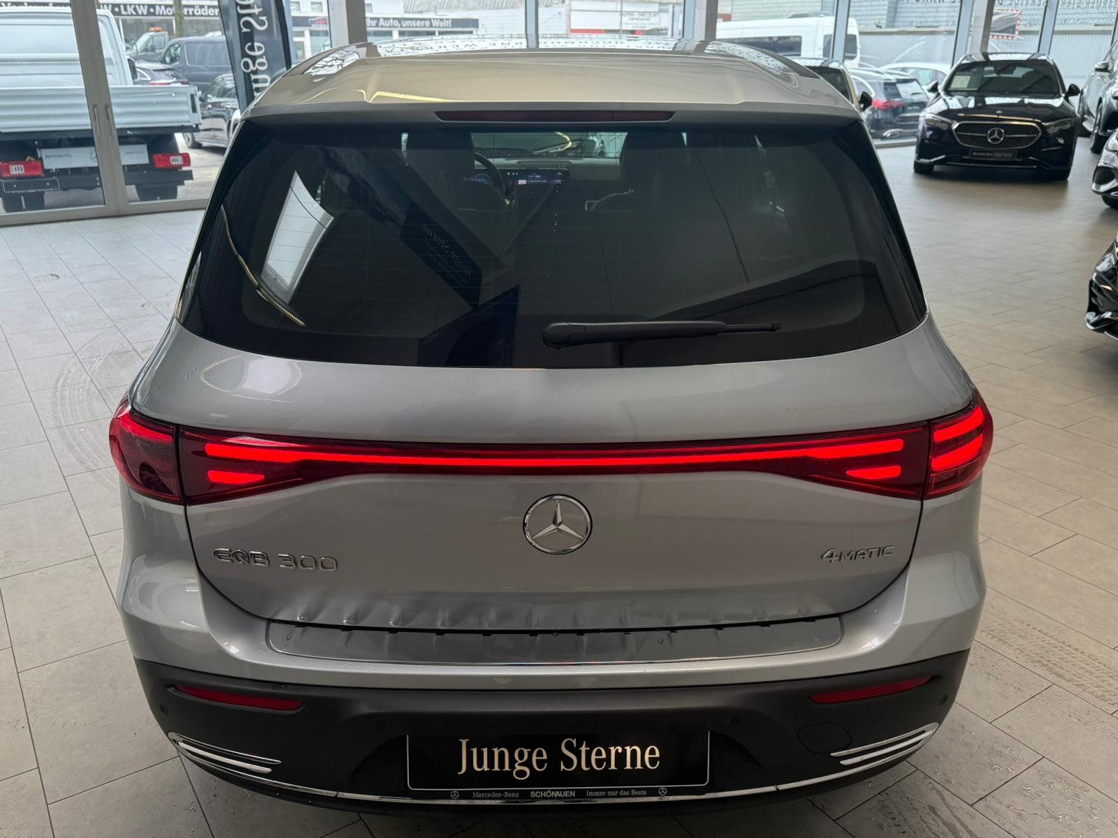 Fahrzeugabbildung Mercedes-Benz EQB 300 4M PROGRESSIVEADVPLUS+MEMORY+CARPLAY+VZ