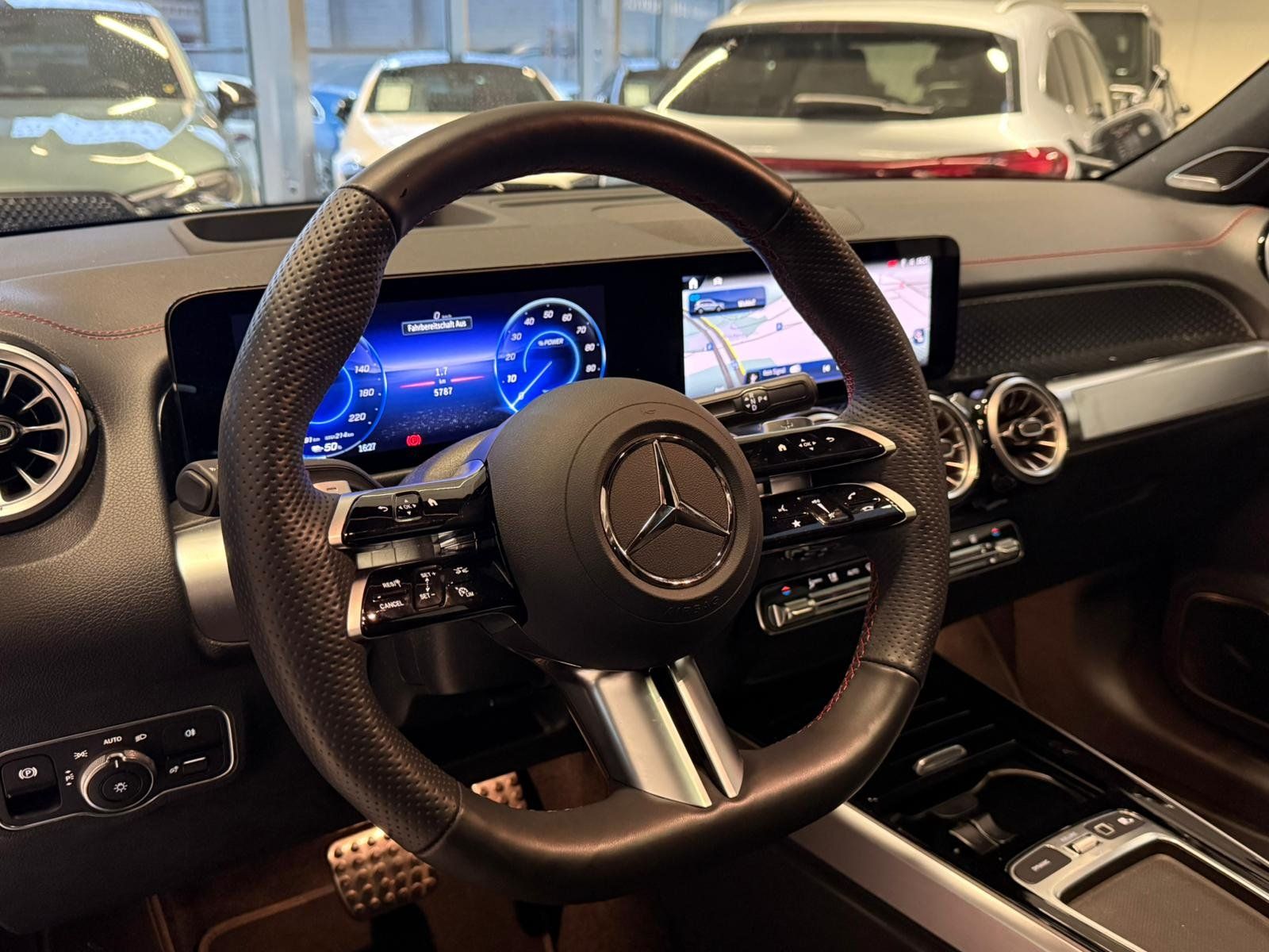 Fahrzeugabbildung Mercedes-Benz EQB 350 4M AMG+DISTR+PANO+HUD+BURMES+MEMORY+360°