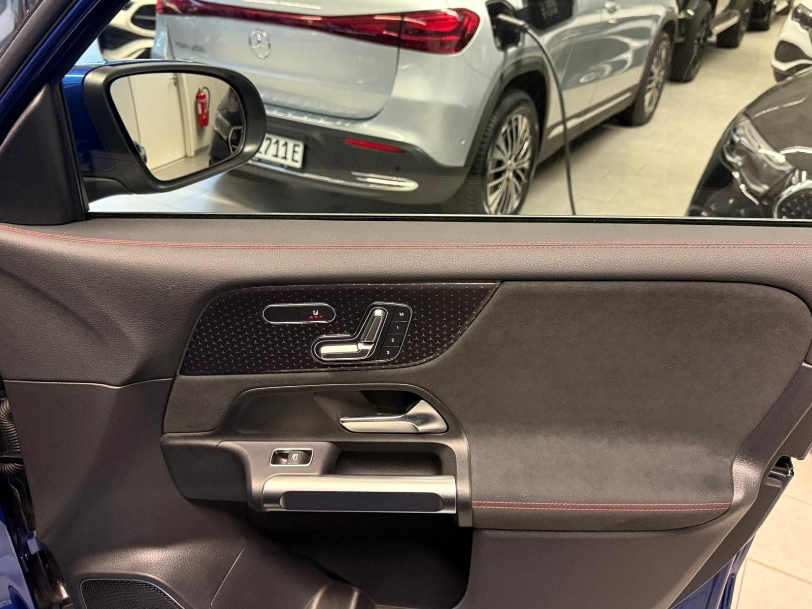 Fahrzeugabbildung Mercedes-Benz EQB 350 4M AMG+DISTR+PANO+HUD+BURMES+MEMORY+360°