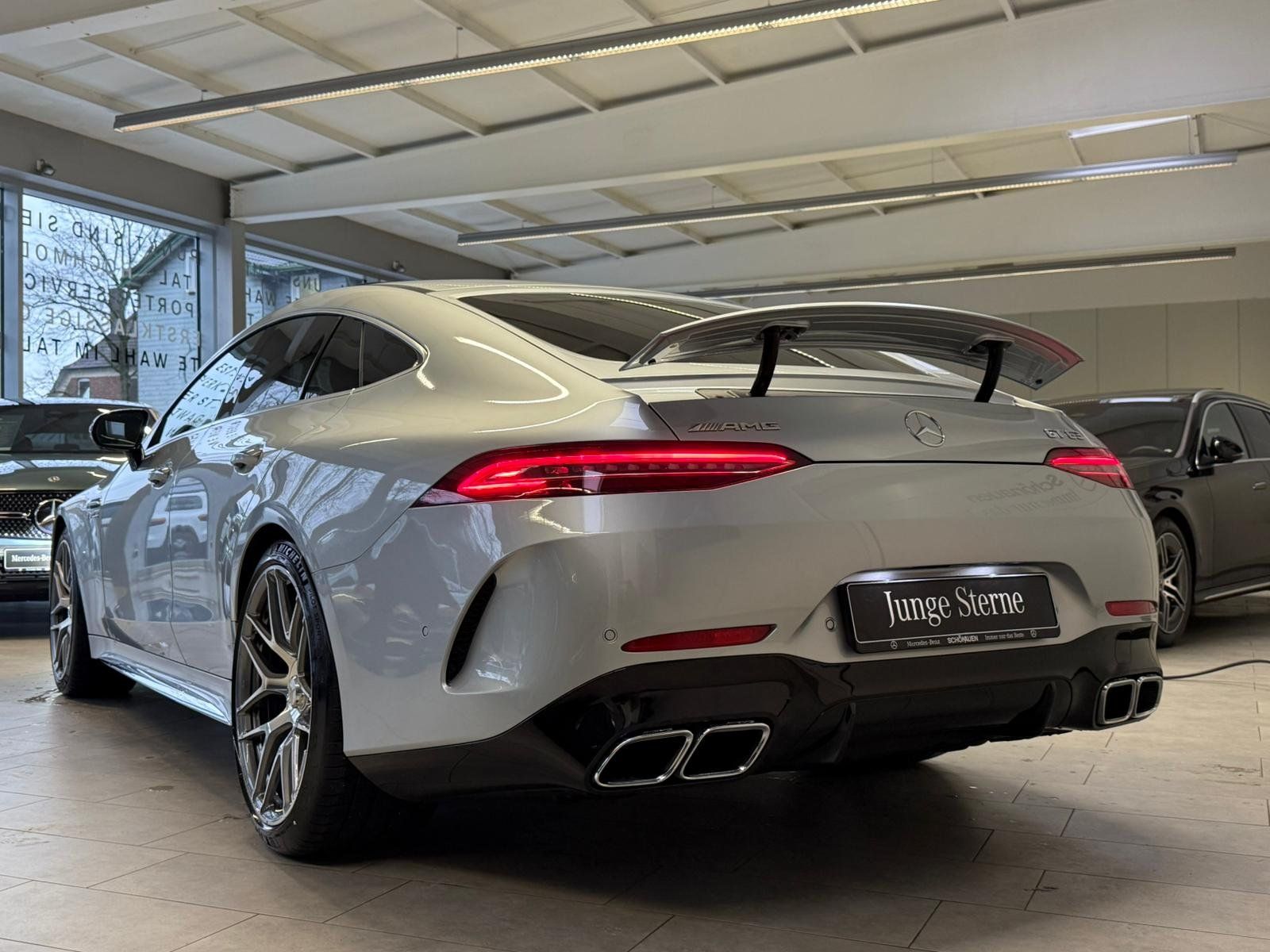 Fahrzeugabbildung Mercedes-Benz GT 63 4M PERF.AGA+CARBON+DIST+HUD+BURM.HIGH+STHZ