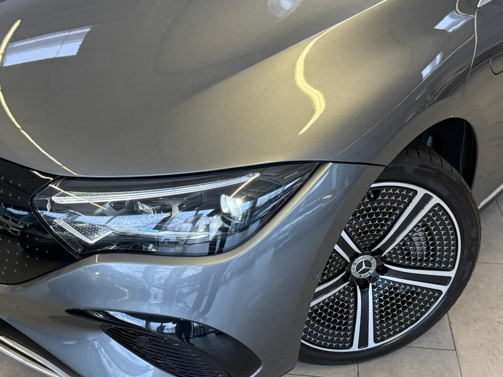 Fahrzeugabbildung Mercedes-Benz EQE 350+ Electric Art PANO+BURM+DISTR+360+MEMORY