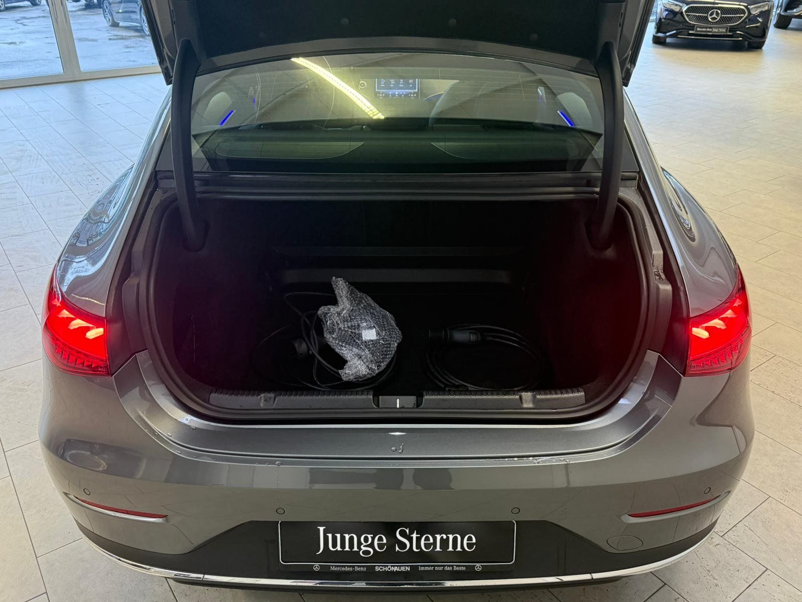 Fahrzeugabbildung Mercedes-Benz EQE 350+ Electric Art PANO+BURM+DISTR+360+MEMORY