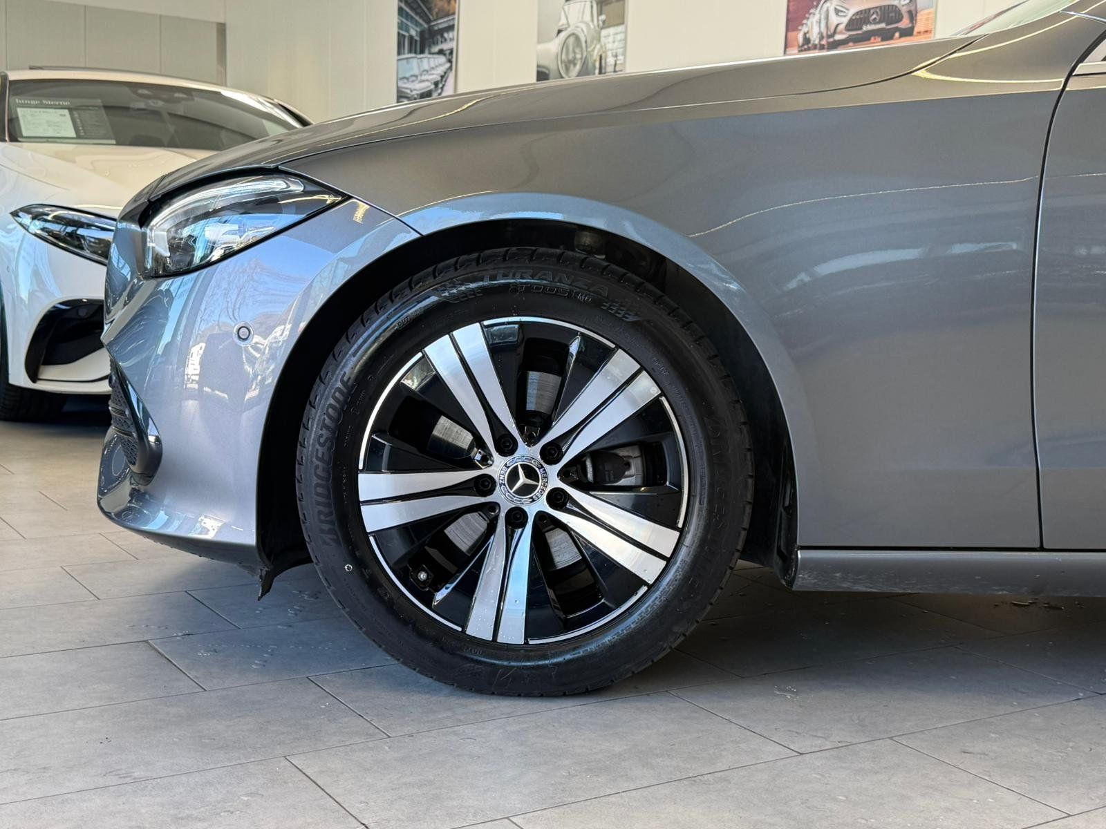 Fahrzeugabbildung Mercedes-Benz C 180 T AVANTGARDE ADVPLUS+DISTRO+MEMORY+TOTWINK