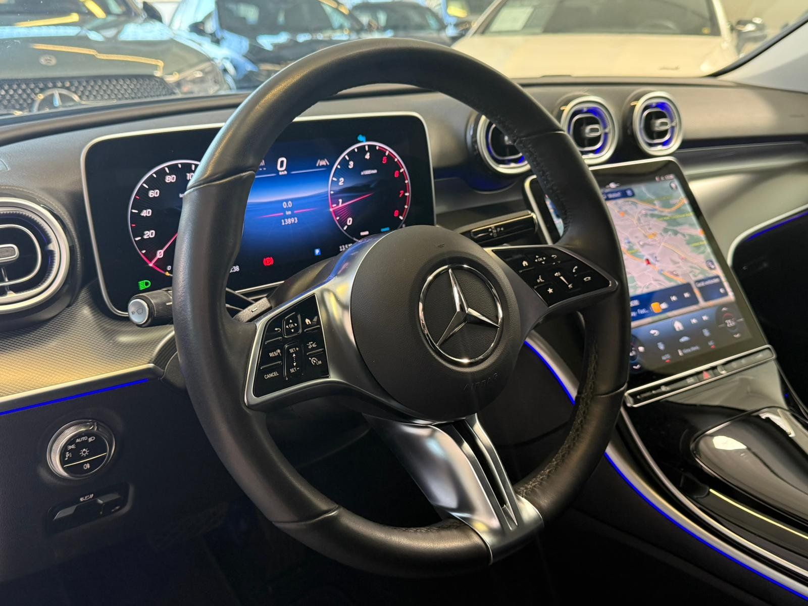 Fahrzeugabbildung Mercedes-Benz C 180 T AVANTGARDE ADVPLUS+DISTRO+MEMORY+TOTWINK