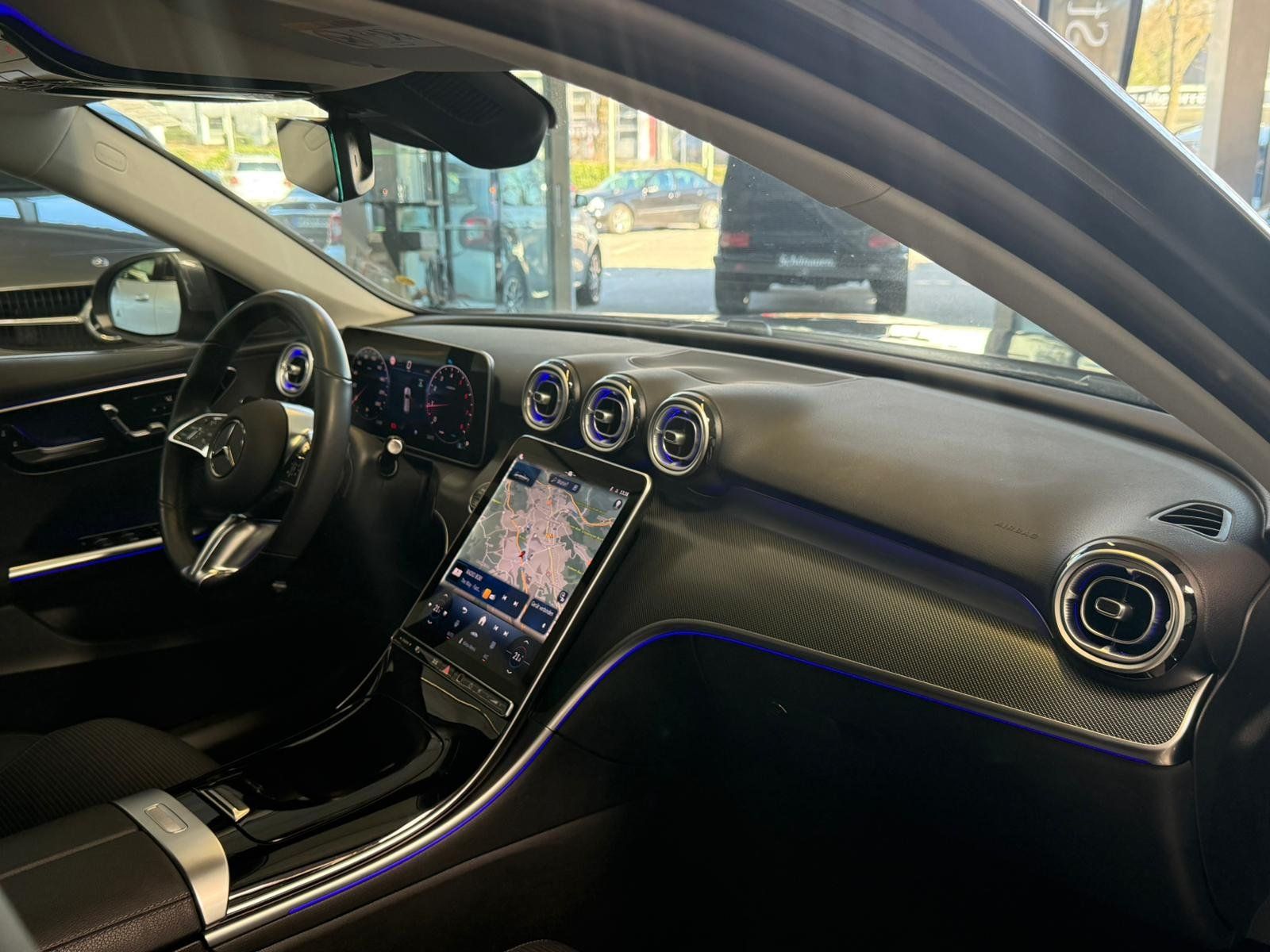 Fahrzeugabbildung Mercedes-Benz C 180 T AVANTGARDE ADVPLUS+DISTRO+MEMORY+TOTWINK