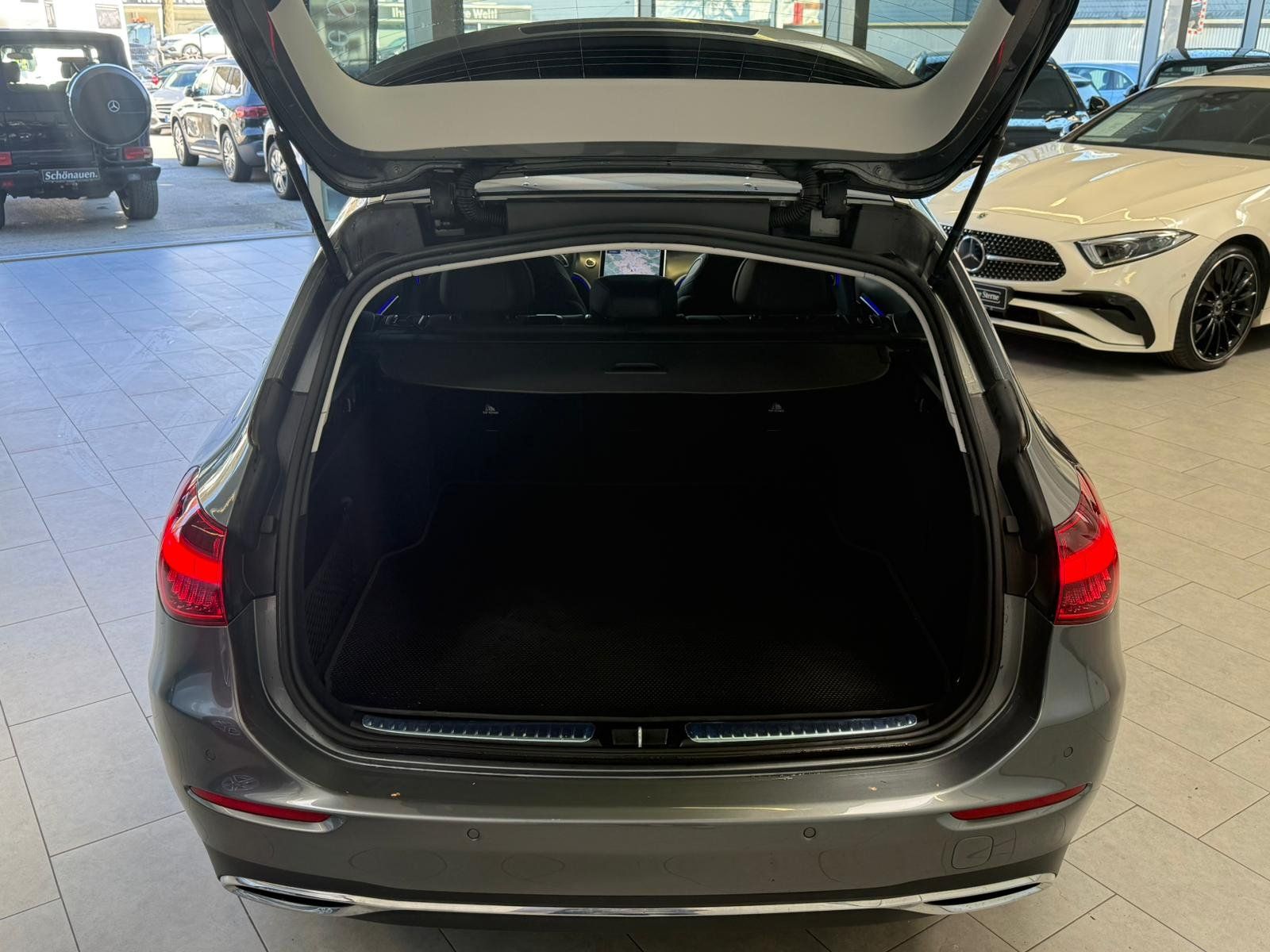 Fahrzeugabbildung Mercedes-Benz C 180 T AVANTGARDE ADVPLUS+DISTRO+MEMORY+TOTWINK