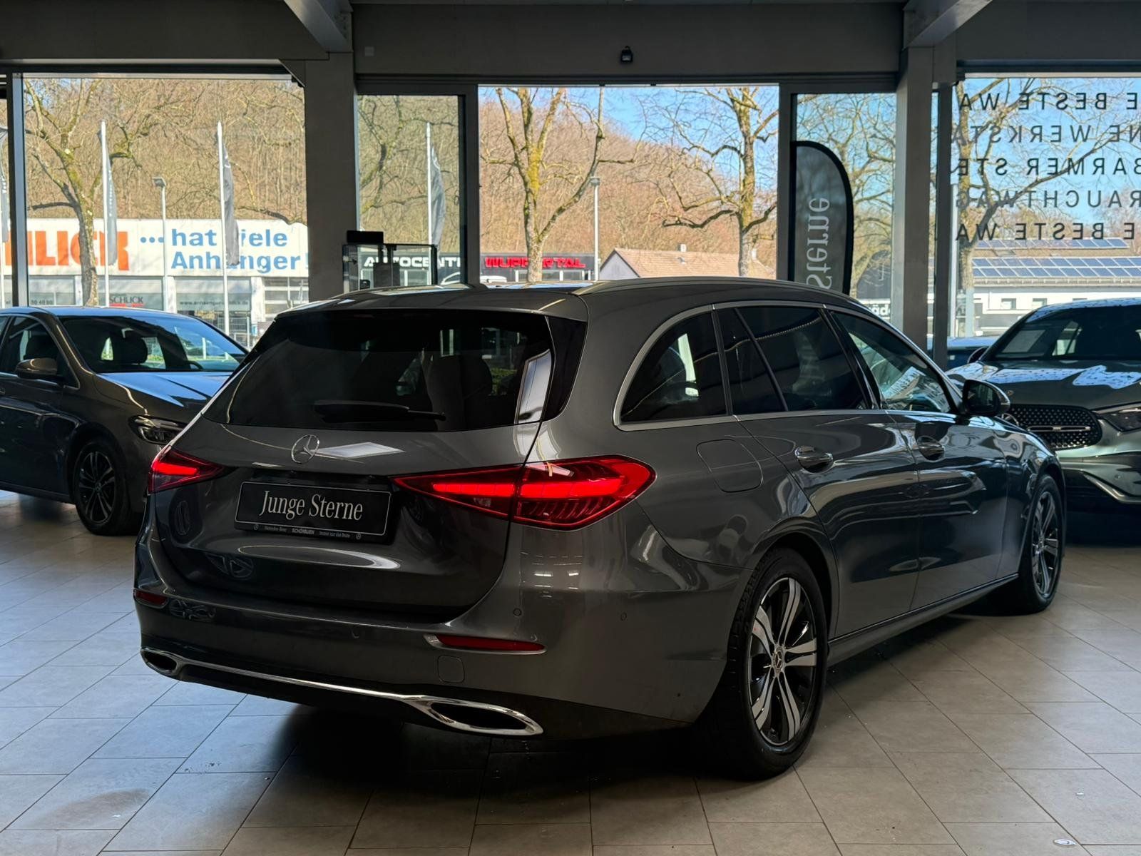 Fahrzeugabbildung Mercedes-Benz C 180 T AVANTGARDE ADVPLUS+DISTRO+MEMORY+TOTWINK