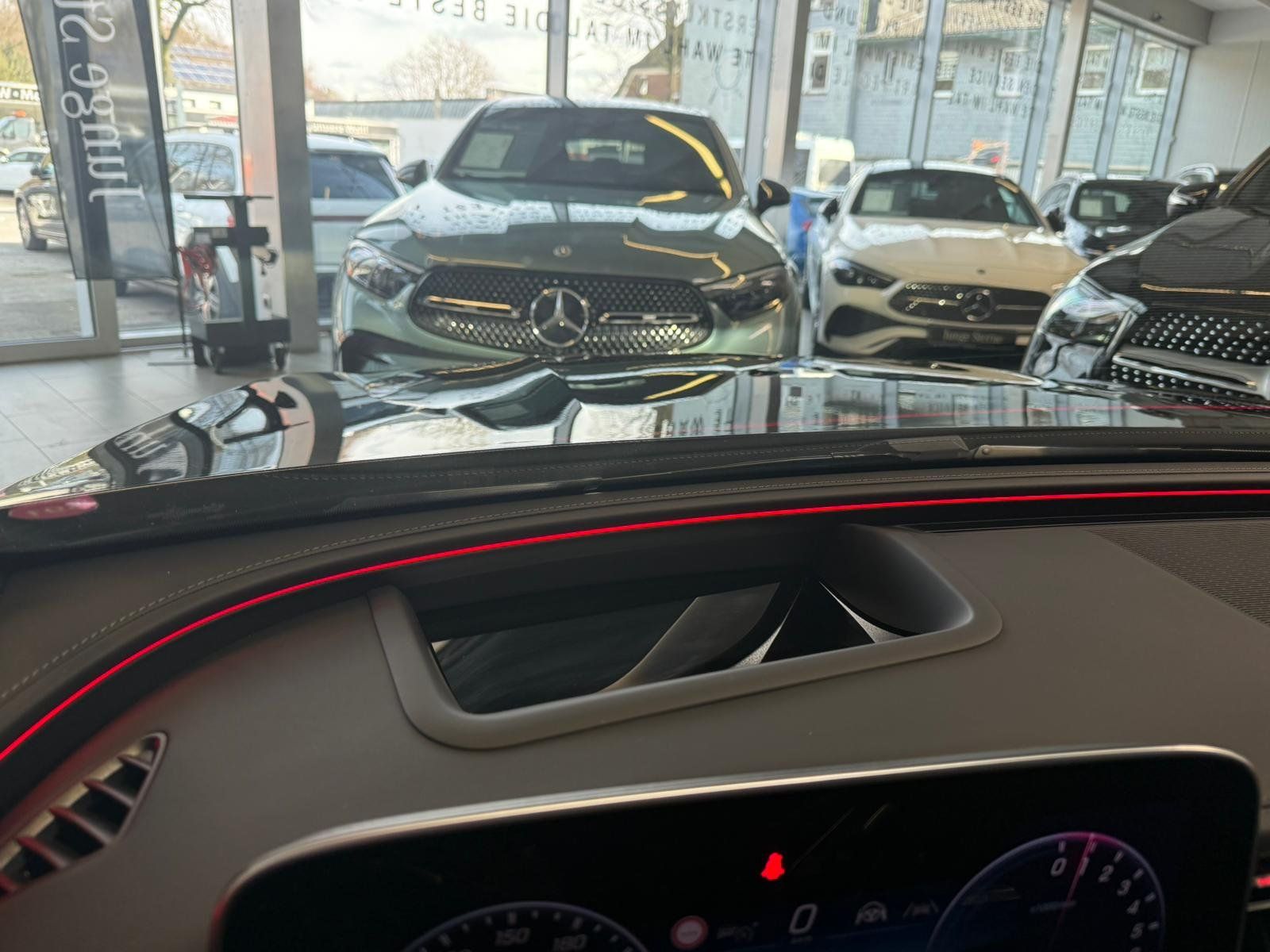 Fahrzeugabbildung Mercedes-Benz E53 4M+ DRIVERS+BURM4D+DISTR+HUD+PANO+MEMORY+360