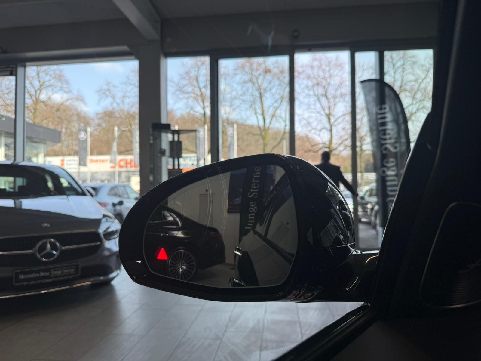 Fahrzeugabbildung Mercedes-Benz E53 4M+ DRIVERS+BURM4D+DISTR+HUD+PANO+MEMORY+360