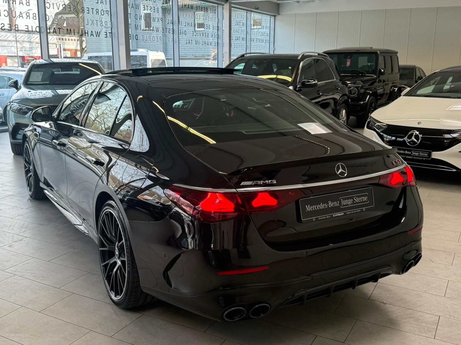 Fahrzeugabbildung Mercedes-Benz E53 4M+ DRIVERS+BURM4D+DISTR+HUD+PANO+MEMORY+360