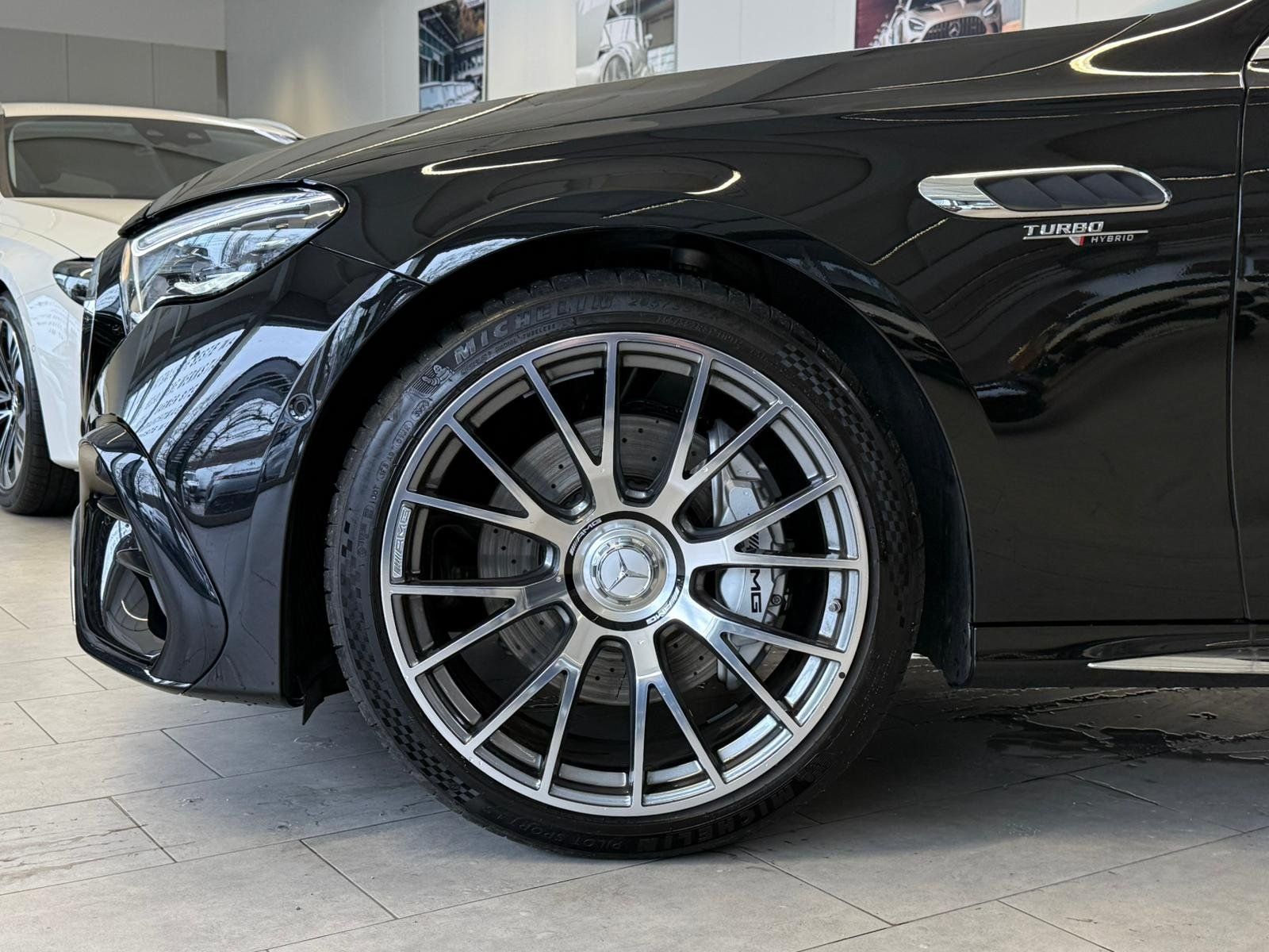 Fahrzeugabbildung Mercedes-Benz E 53 4M+ T DISTR+BURM4D+AHK+HUD+MEMORY+KEYLESS