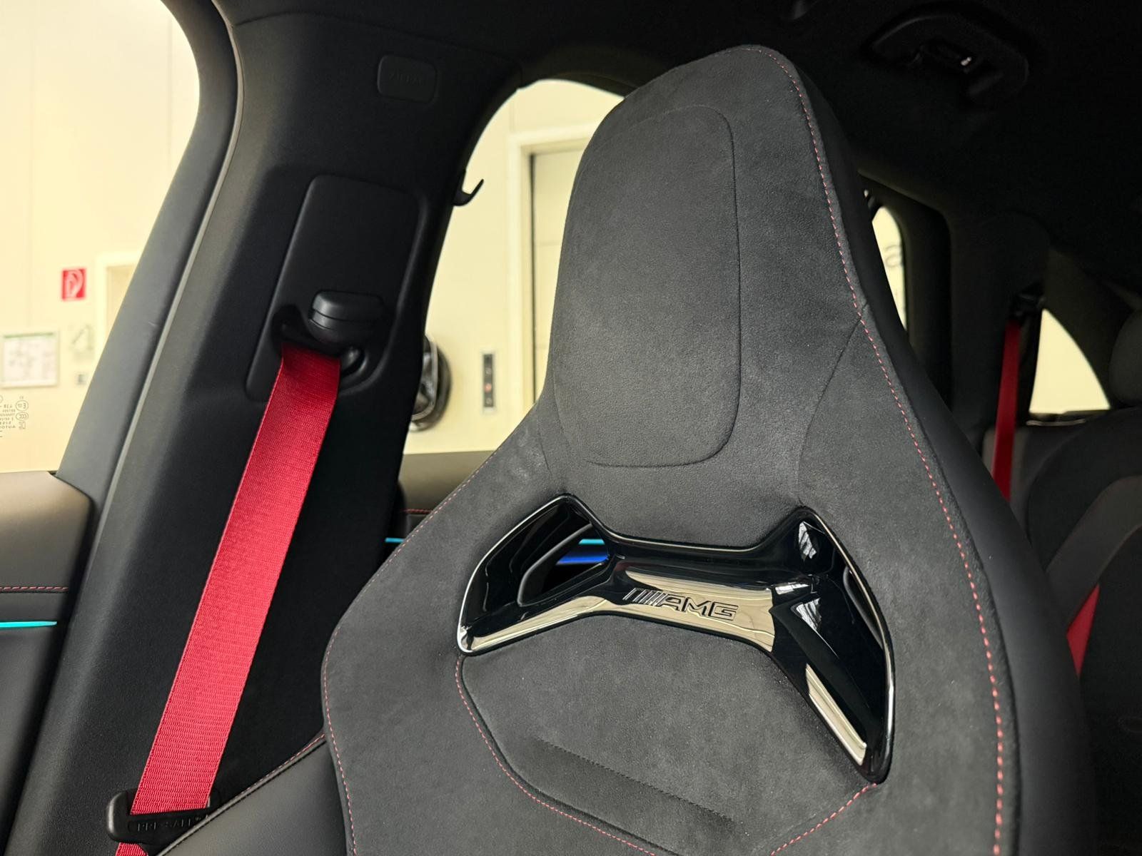 Fahrzeugabbildung Mercedes-Benz E 53 4M+ T DISTR+BURM4D+AHK+HUD+MEMORY+KEYLESS