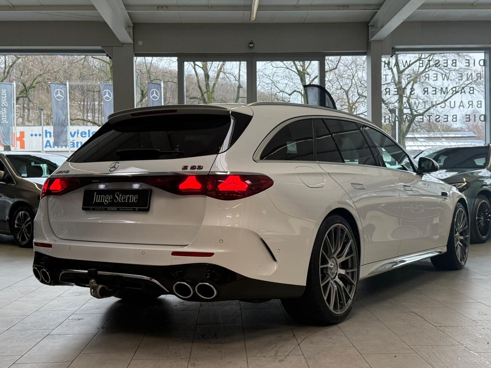 Fahrzeugabbildung Mercedes-Benz E 53 4M+ T DISTR+BURM4D+AHK+PANO+HUD+MEMORY+360°