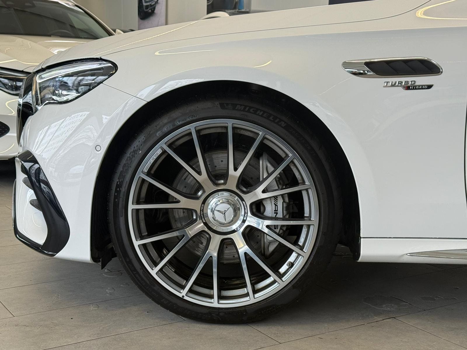 Fahrzeugabbildung Mercedes-Benz E 53 4M+ T DISTR+BURM4D+AHK+PANO+HUD+MEMORY+360°