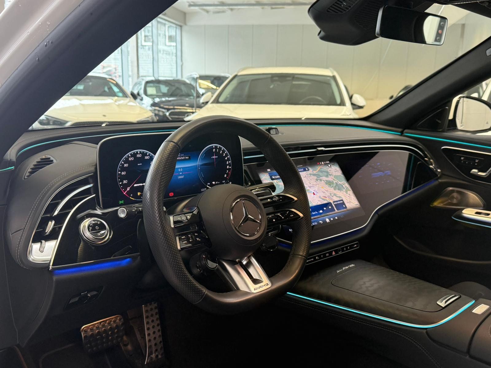 Fahrzeugabbildung Mercedes-Benz E 53 4M+ T DISTR+BURM4D+AHK+PANO+HUD+MEMORY+360°