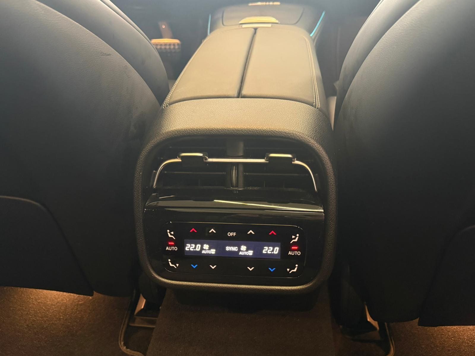 Fahrzeugabbildung Mercedes-Benz E 53 4M+ T DISTR+BURM4D+AHK+PANO+HUD+MEMORY+360°