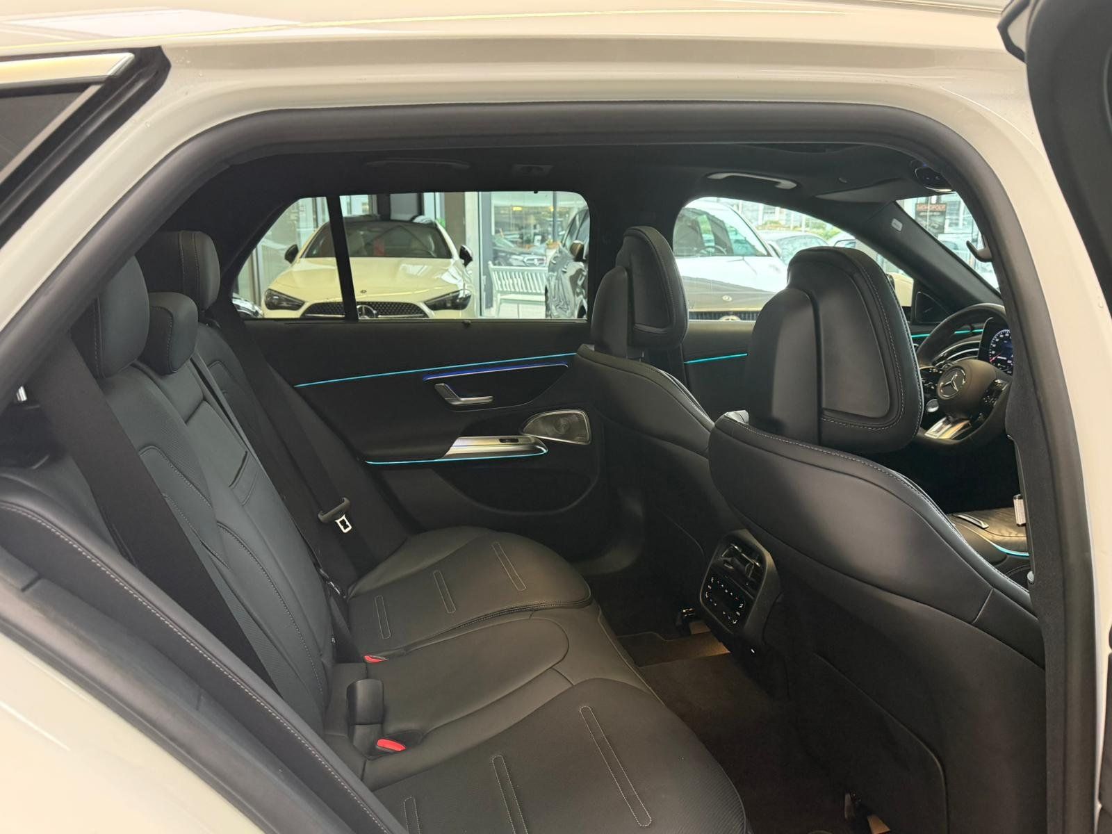 Fahrzeugabbildung Mercedes-Benz E 53 4M+ T DISTR+BURM4D+AHK+PANO+HUD+MEMORY+360°