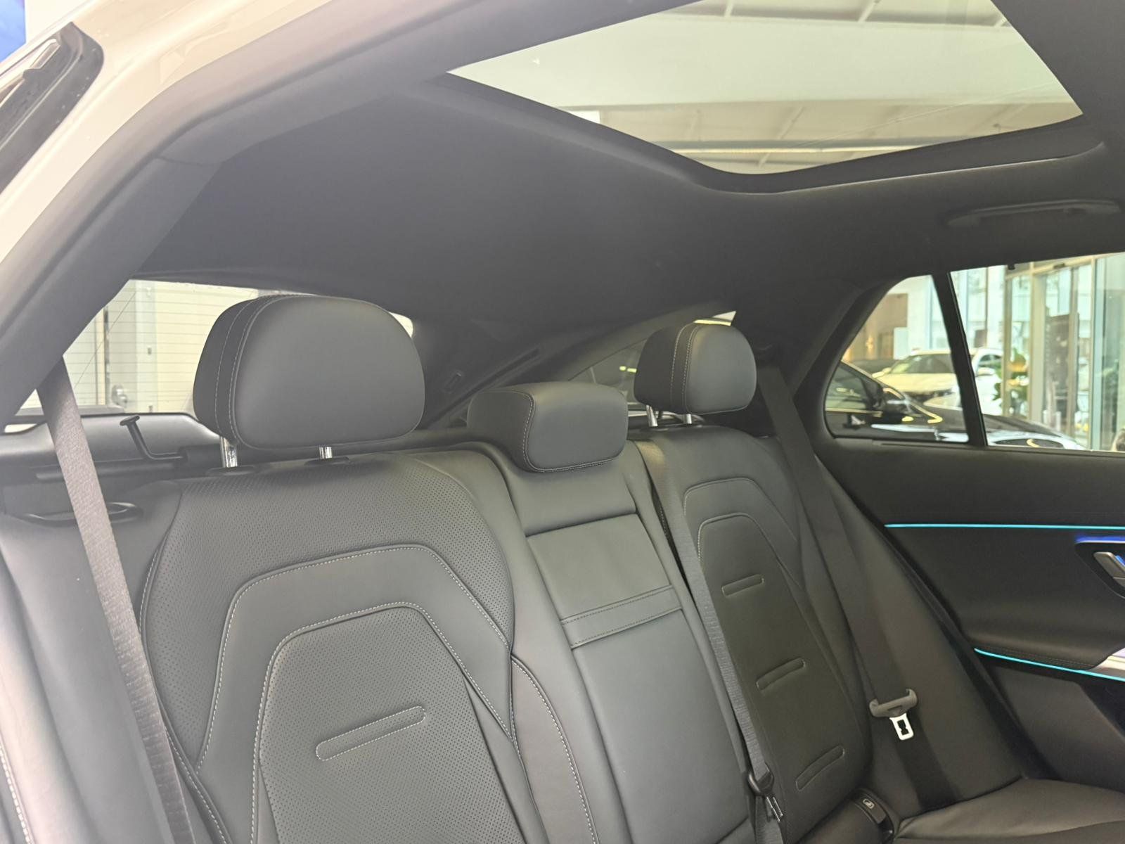 Fahrzeugabbildung Mercedes-Benz E 53 4M+ T DISTR+BURM4D+AHK+PANO+HUD+MEMORY+360°