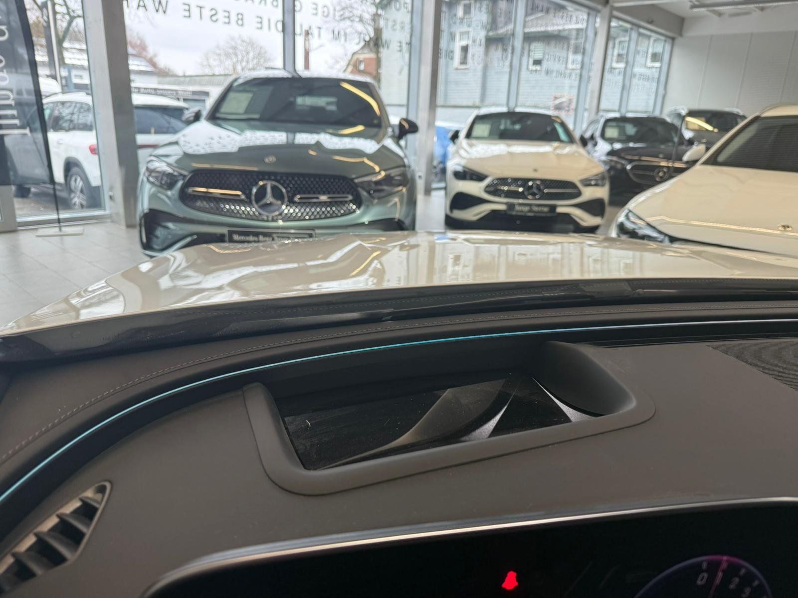 Fahrzeugabbildung Mercedes-Benz E 53 4M+ T DISTR+BURM4D+AHK+PANO+HUD+MEMORY+360°