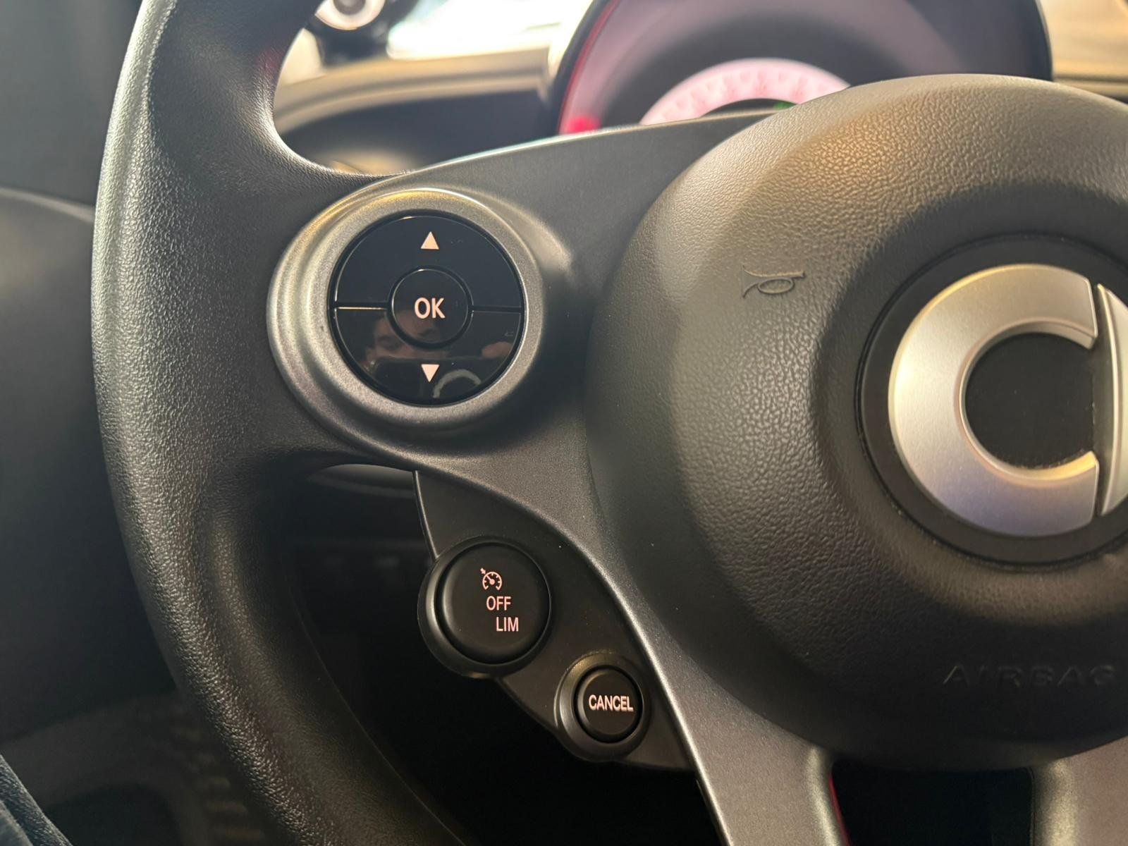 Fahrzeugabbildung Smart EQ fortwo+ KLIMAAUTO+SHZ+DAB+ALLWETTER+TEMP+ALU