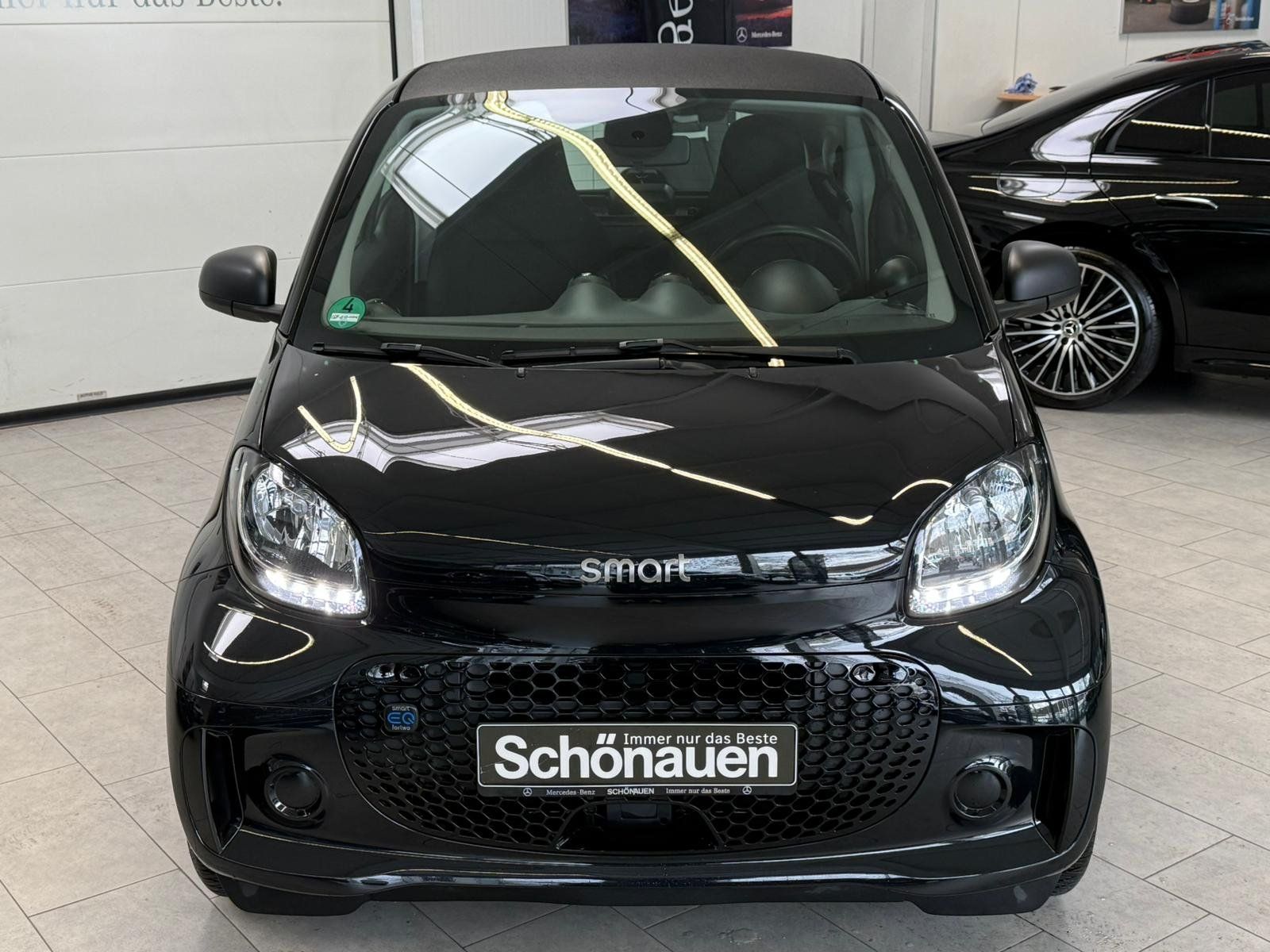Fahrzeugabbildung Smart EQ fortwo+ KLIMAAUTO+SHZ+DAB+ALLWETTER+TEMP+ALU
