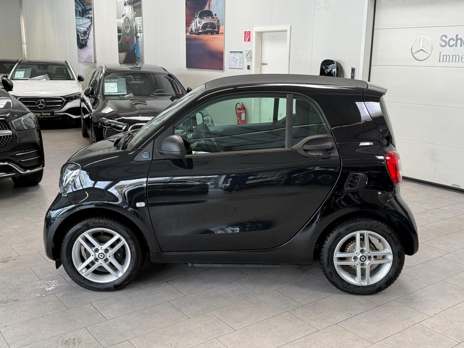 Fahrzeugabbildung Smart EQ fortwo+ KLIMAAUTO+SHZ+DAB+ALLWETTER+TEMP+ALU
