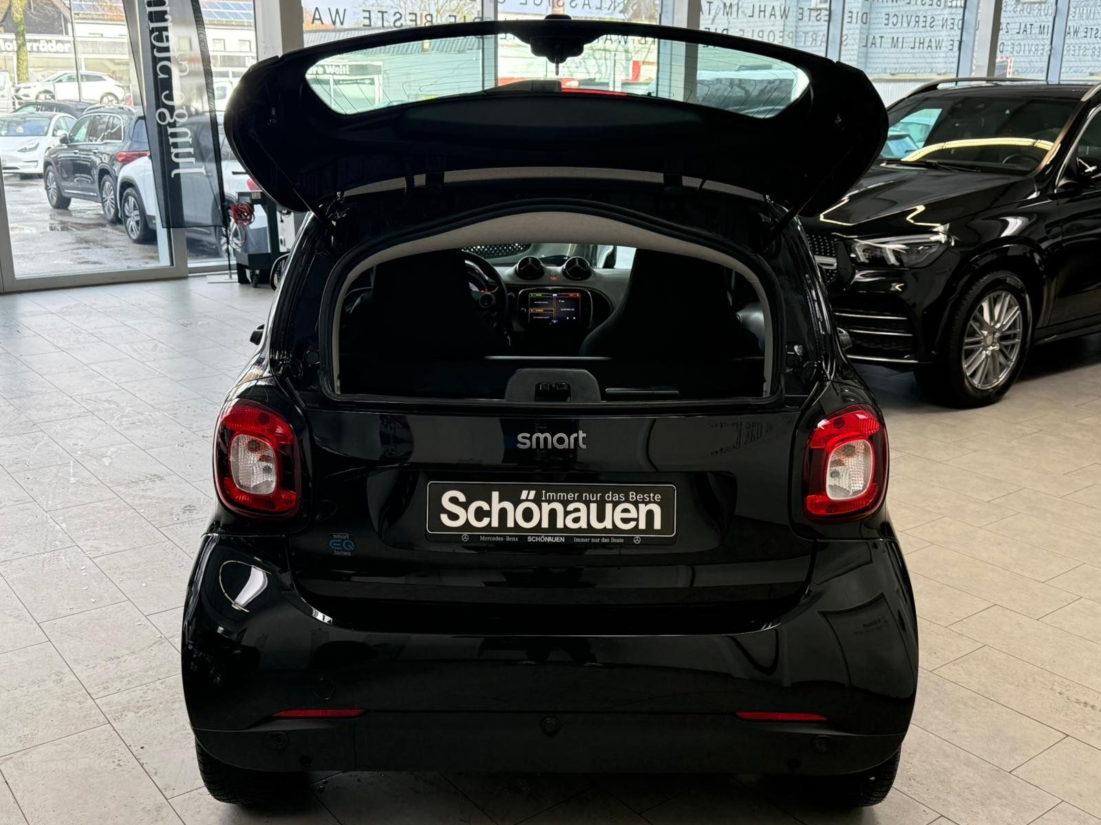 Fahrzeugabbildung Smart EQ fortwo+ KLIMAAUTO+SHZ+DAB+ALLWETTER+TEMP+ALU