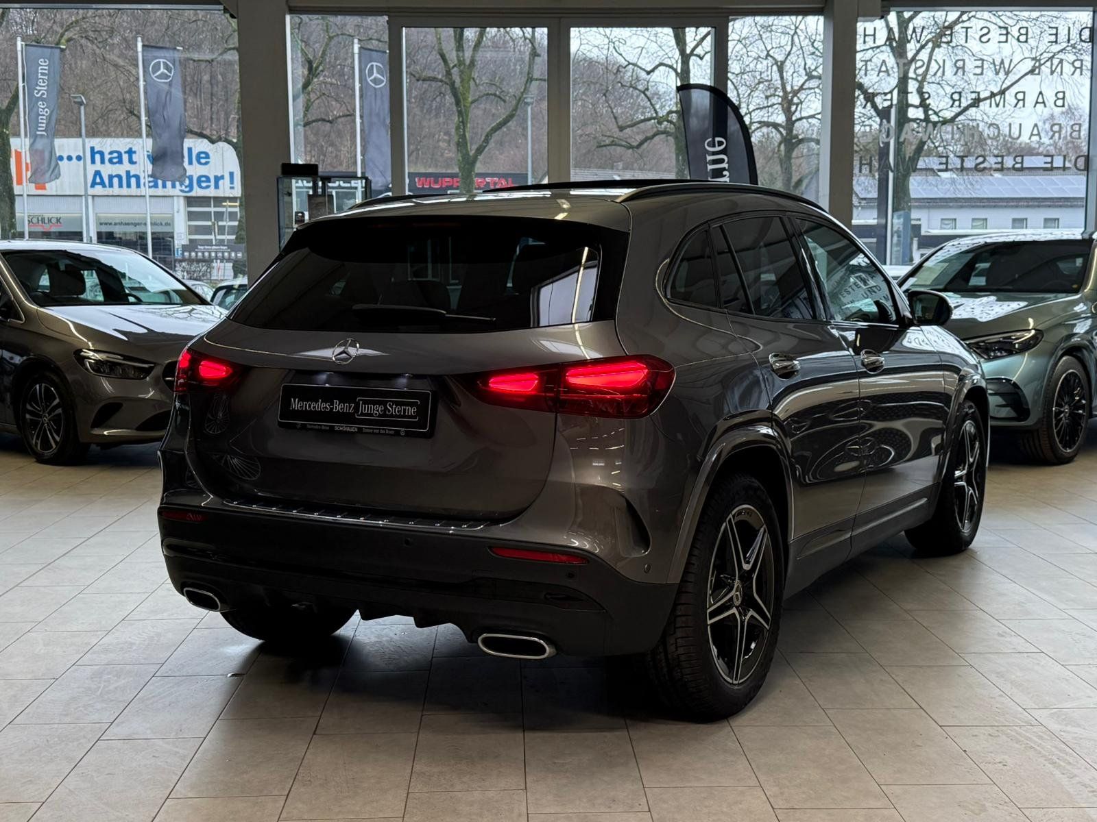 Fahrzeugabbildung Mercedes-Benz GLA 220 d 4M AMG DISTR+PANO+BURM+MEMORY+HUD+EDW