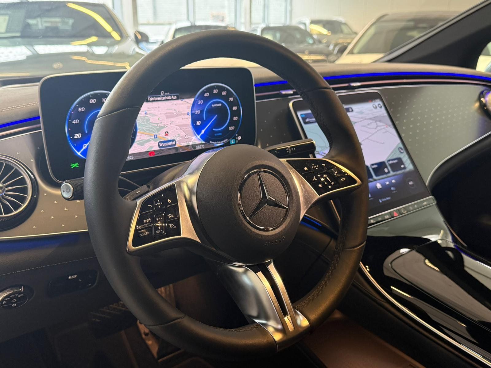 Fahrzeugabbildung Mercedes-Benz EQE 300 ELECTRIC ART DISTR+HUD+BURM+AIRMATIC+EDW