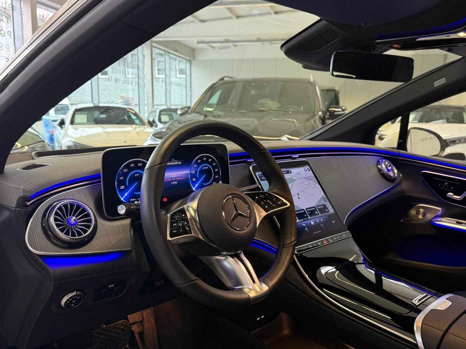 Fahrzeugabbildung Mercedes-Benz EQE 300 PREMIUMPLUS+PANO+DISTR+BURM+MEMORY+HUD