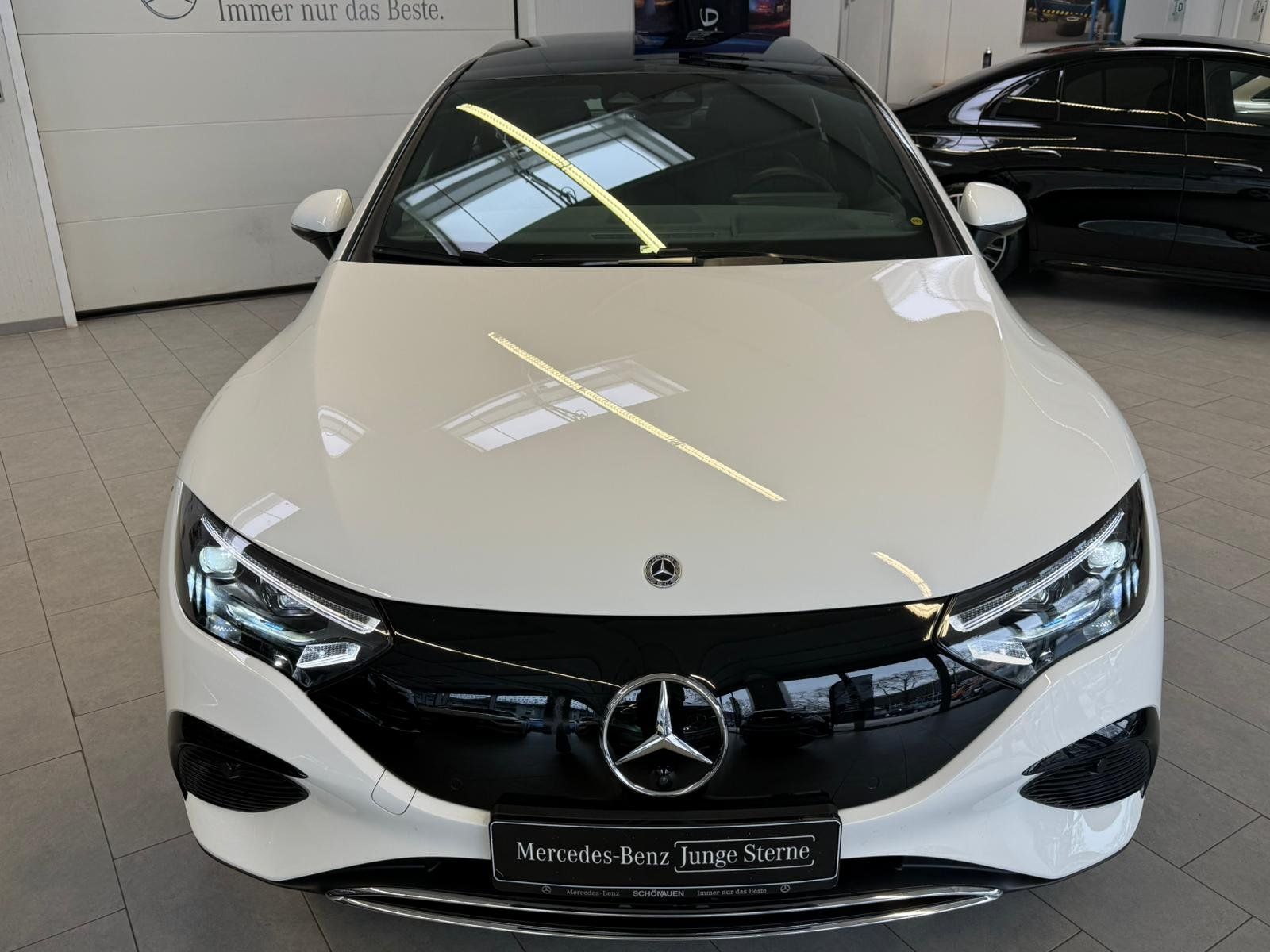Fahrzeugabbildung Mercedes-Benz EQE 300 PREMIUMPLUS+PANO+DISTR+BURM+MEMORY+HUD
